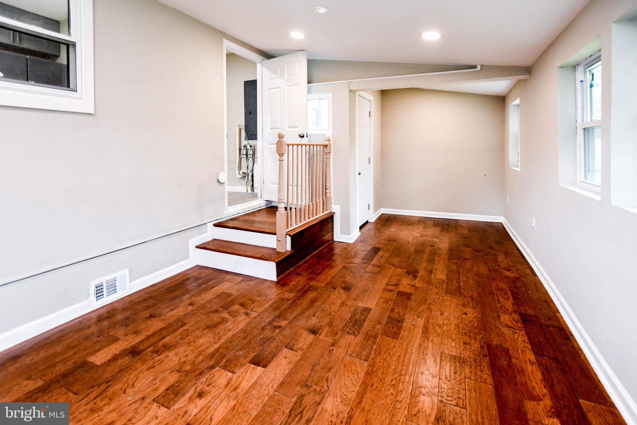 LAUREL GARDENS - Residential