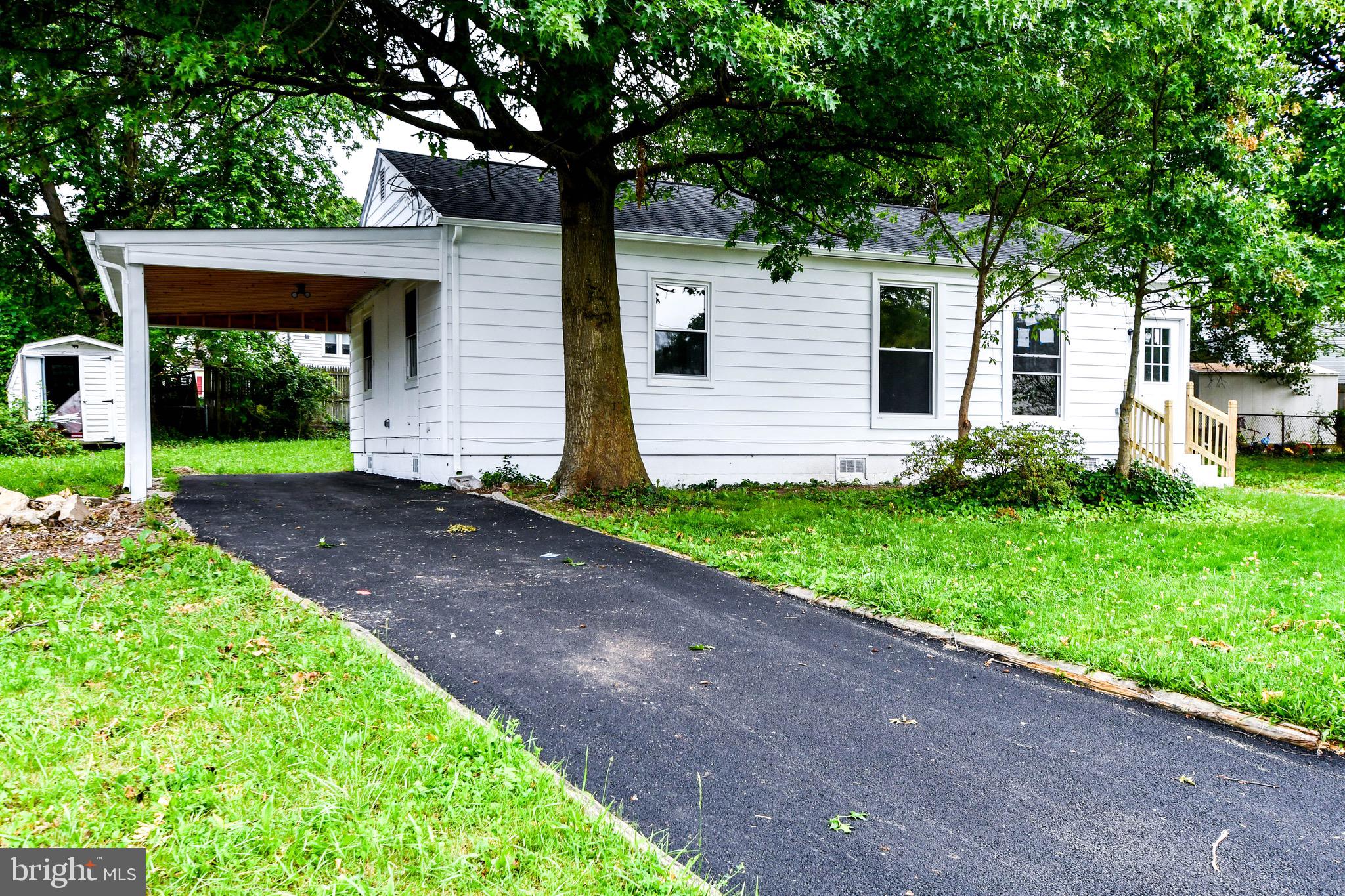 LAUREL GARDENS - Residential