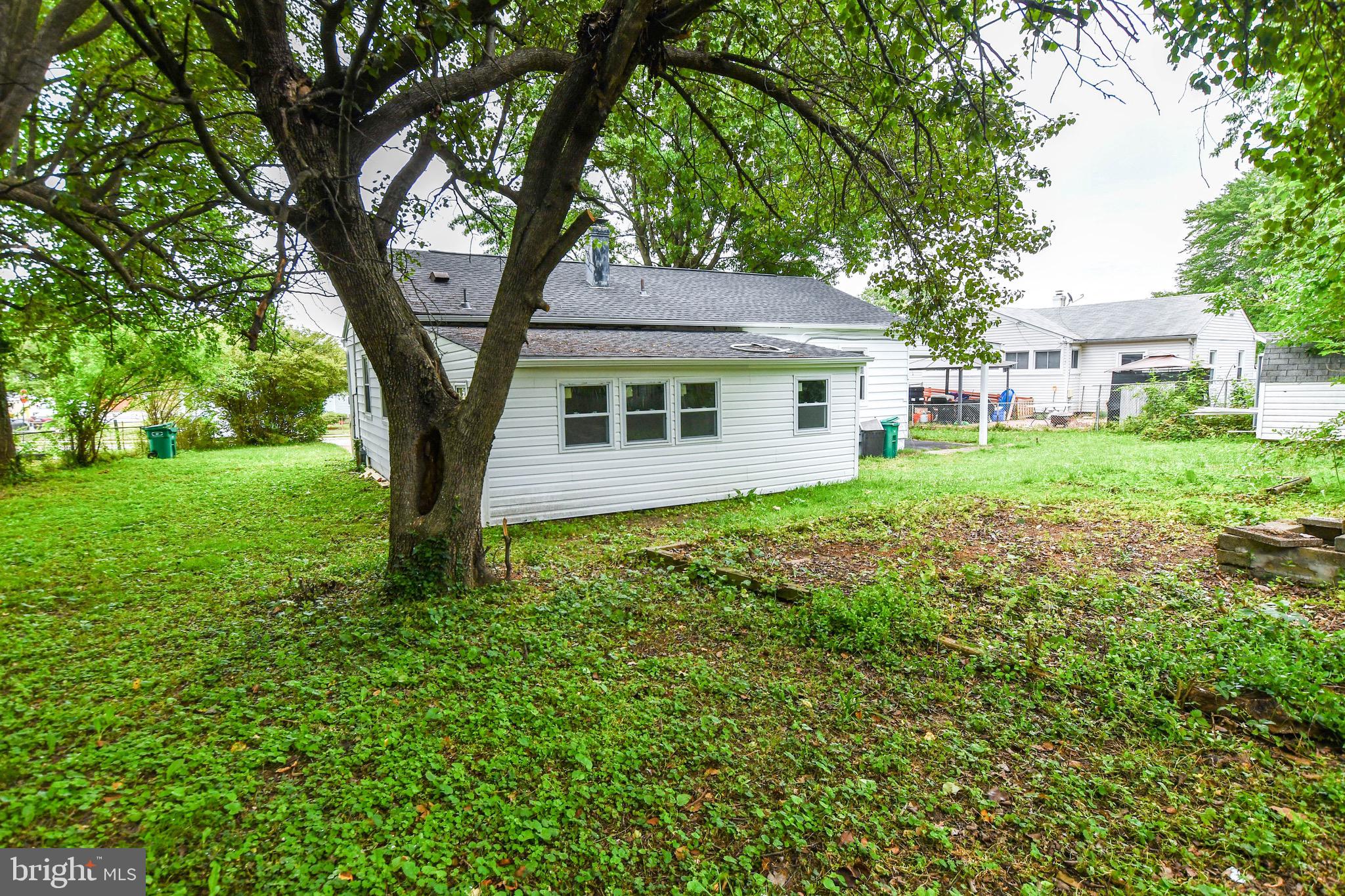 LAUREL GARDENS - Residential