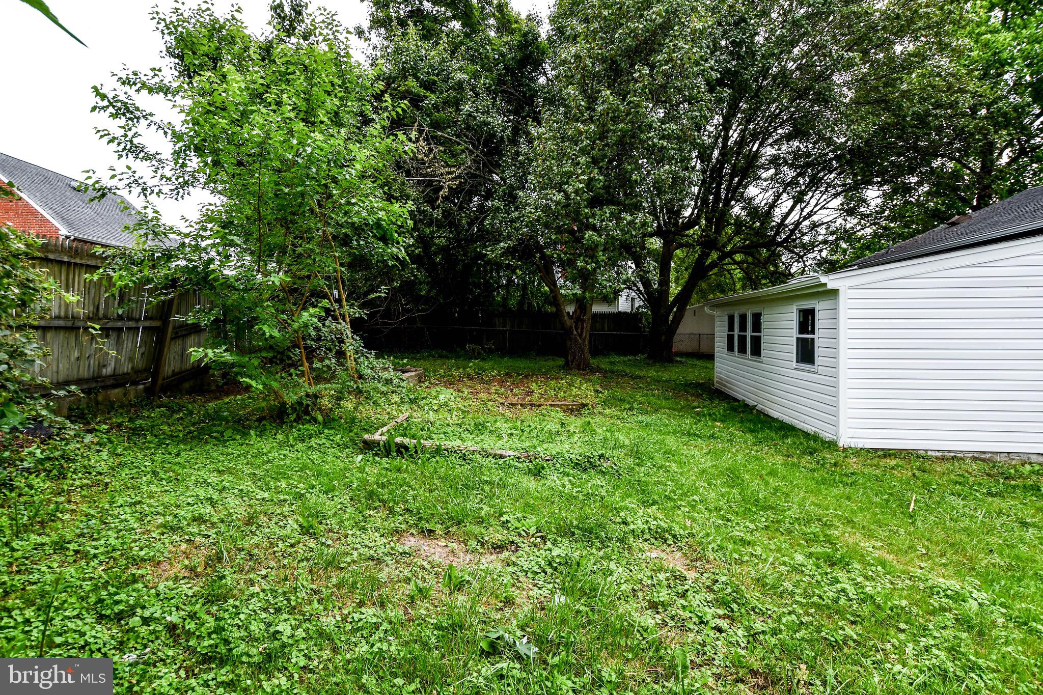 LAUREL GARDENS - Residential