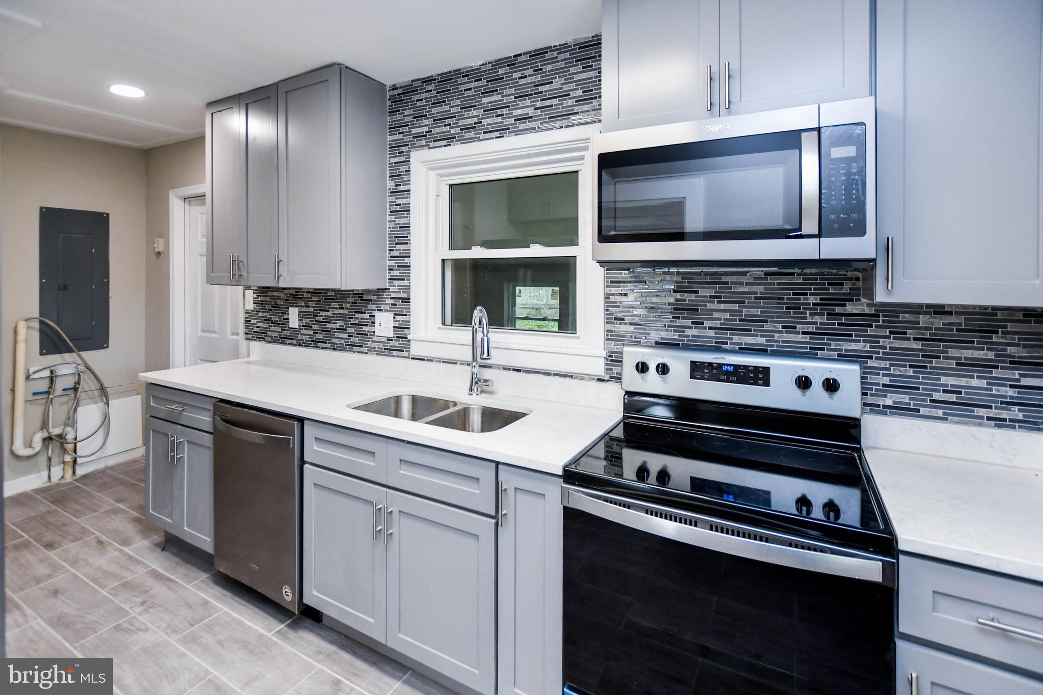 LAUREL GARDENS - Residential