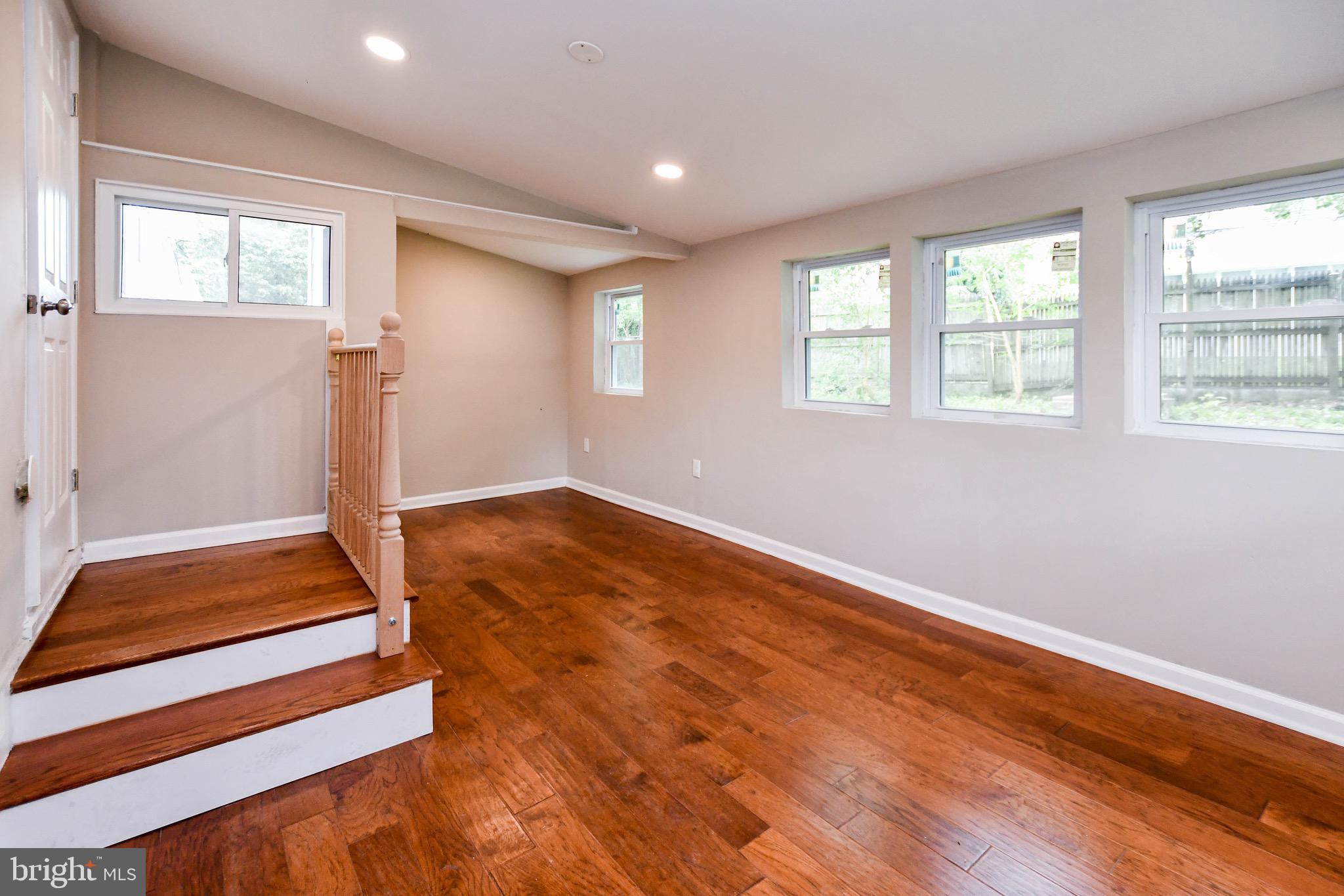 LAUREL GARDENS - Residential