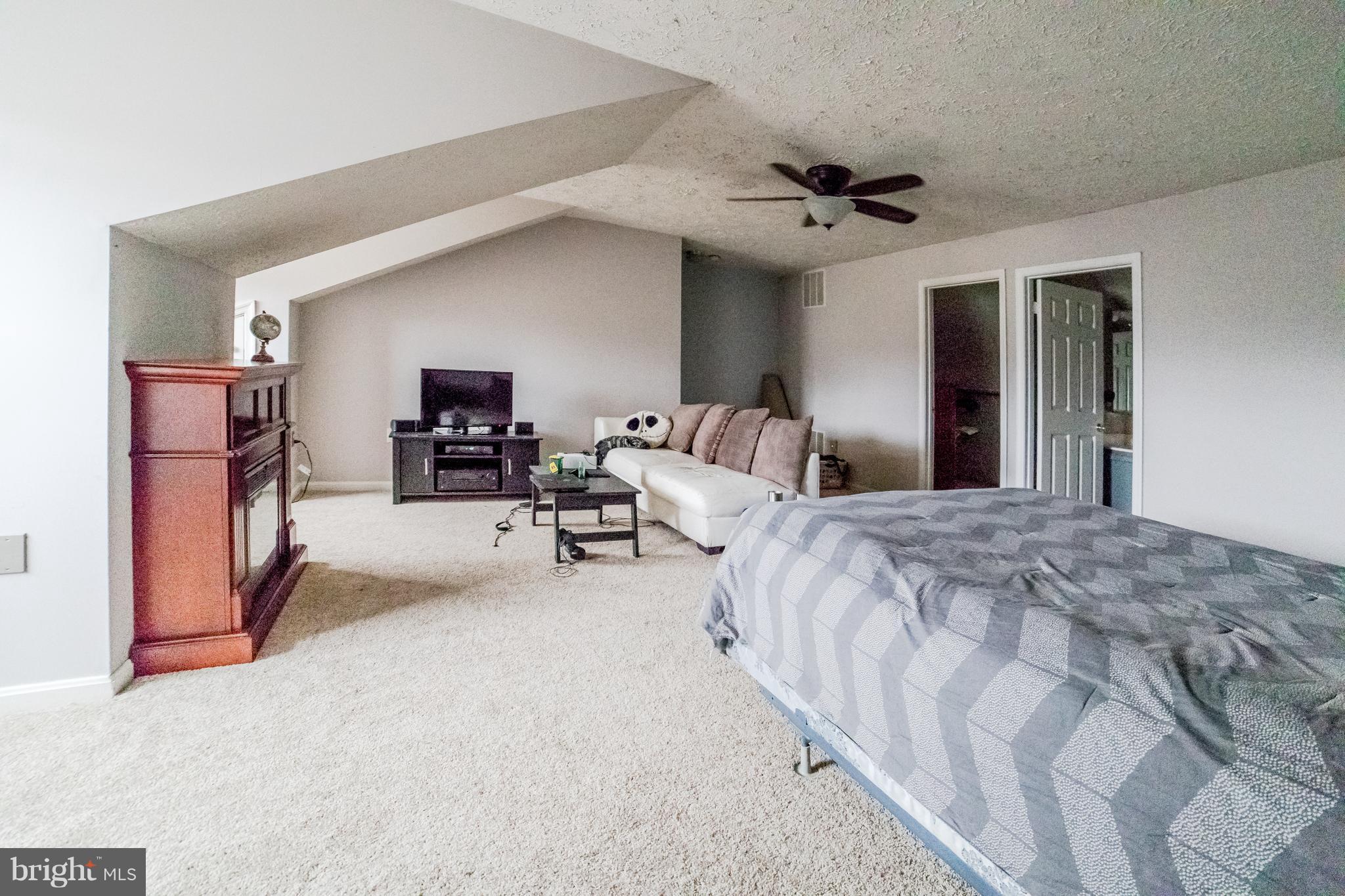 ST CHARLES SUB - HAMPSHIRE - Residential