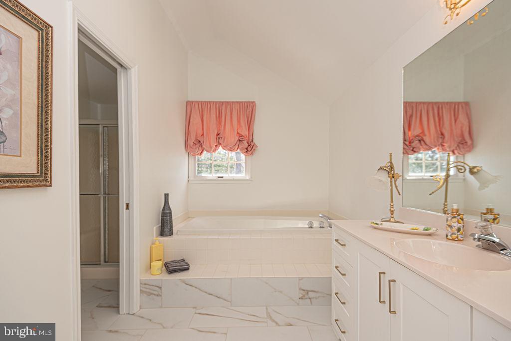 SWANN ESTATES - Residential