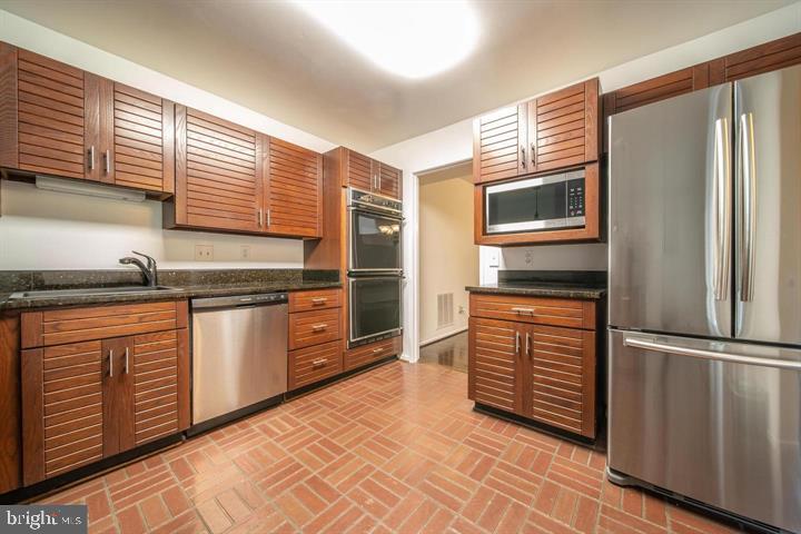 7815 WHITERIM TERRACE