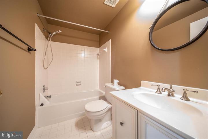 FAWSETT FARMS MANOR - Residential