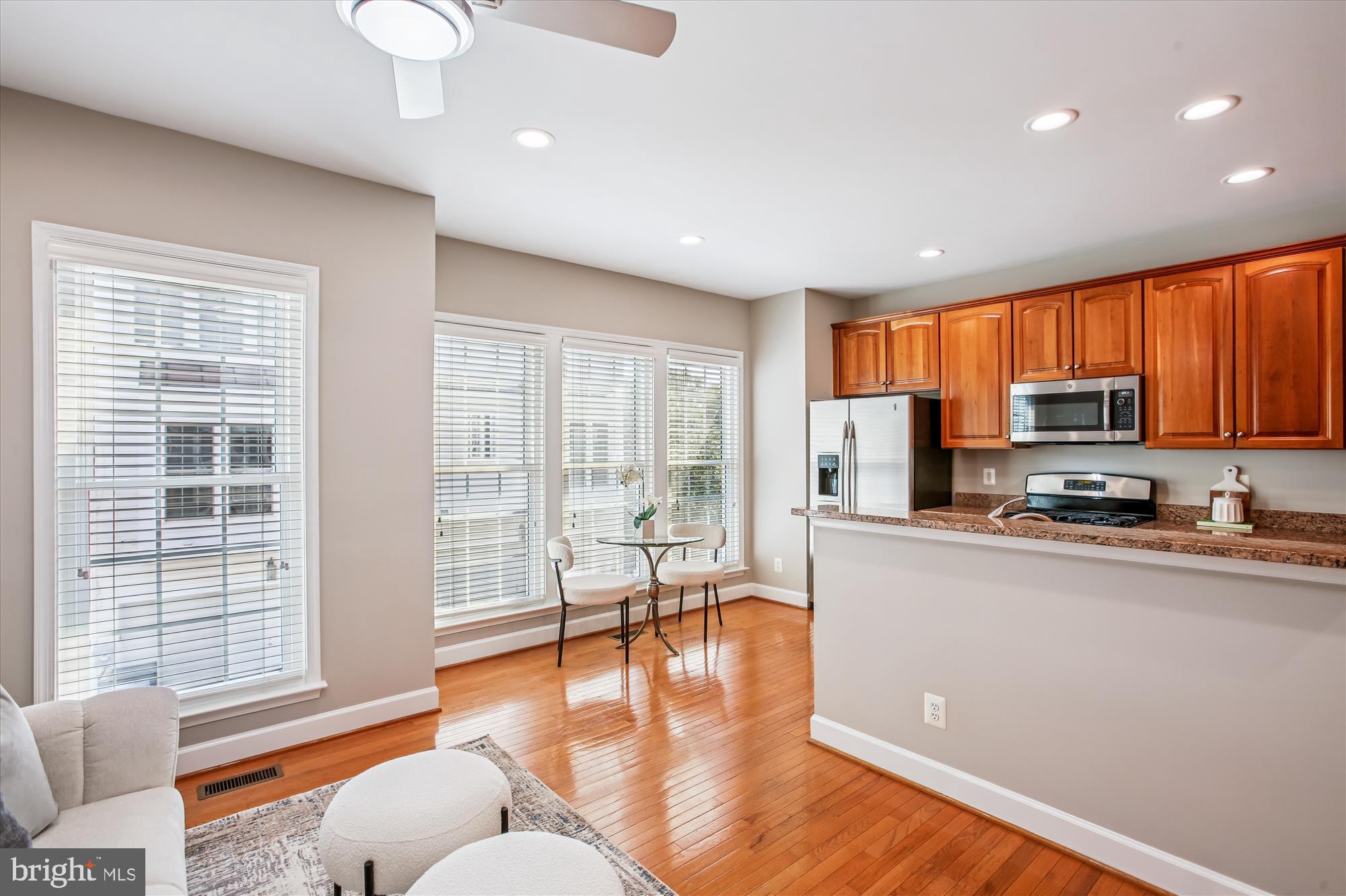 HUNTINGTON METRO - Residential