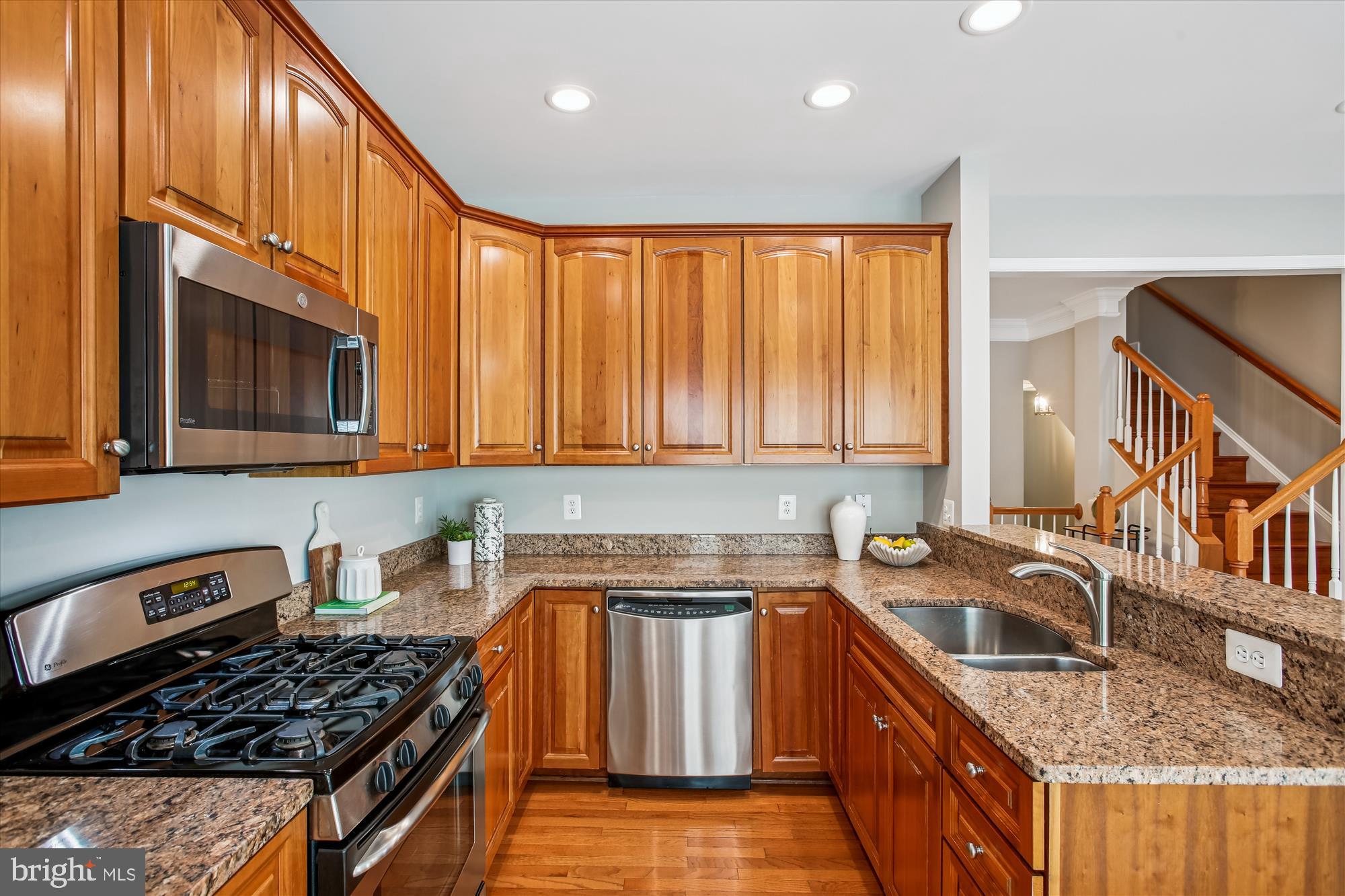 HUNTINGTON METRO - Residential