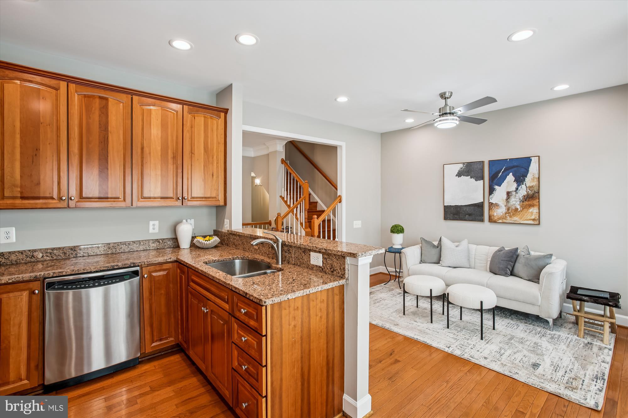 HUNTINGTON METRO - Residential