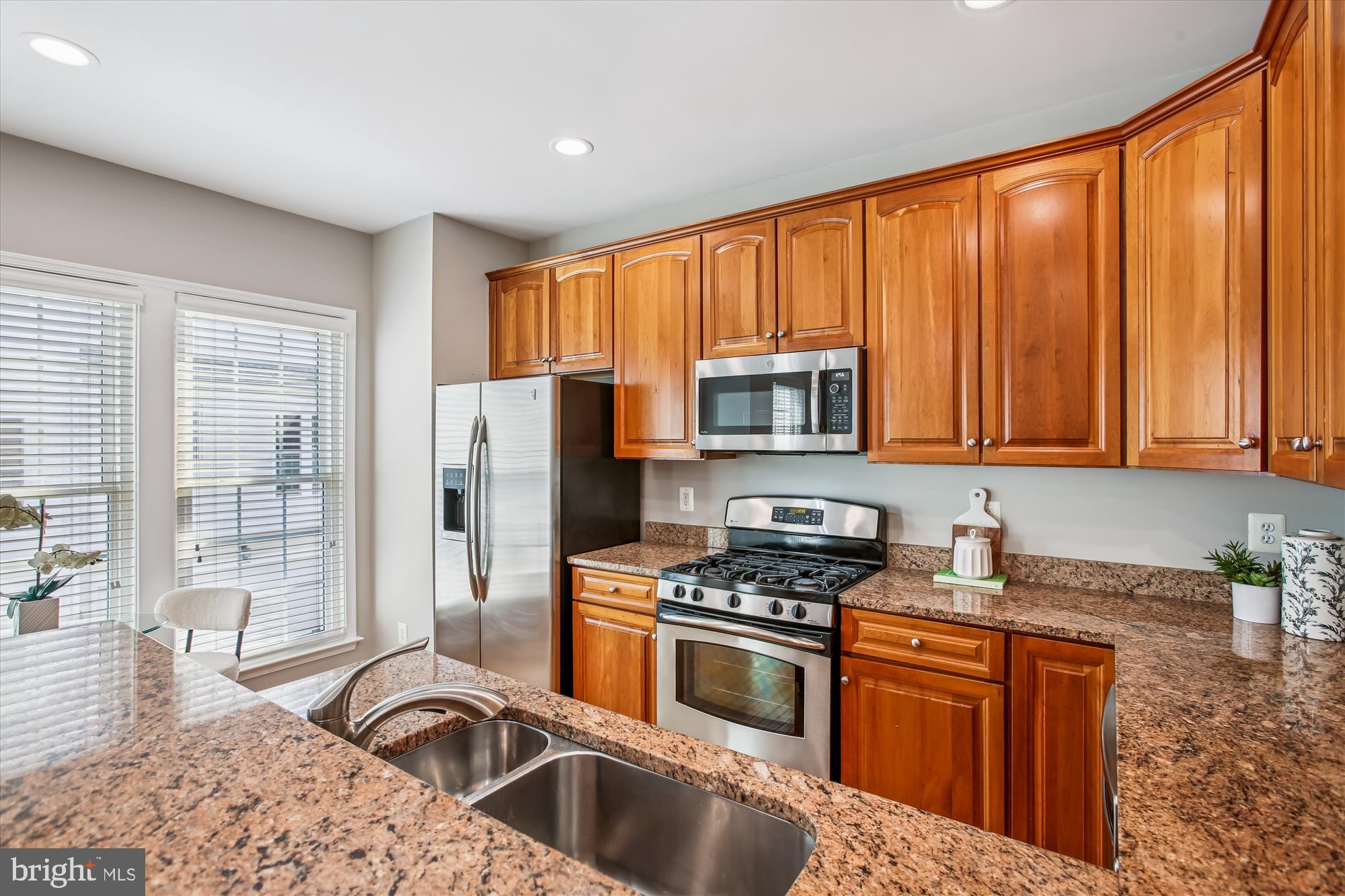 HUNTINGTON METRO - Residential