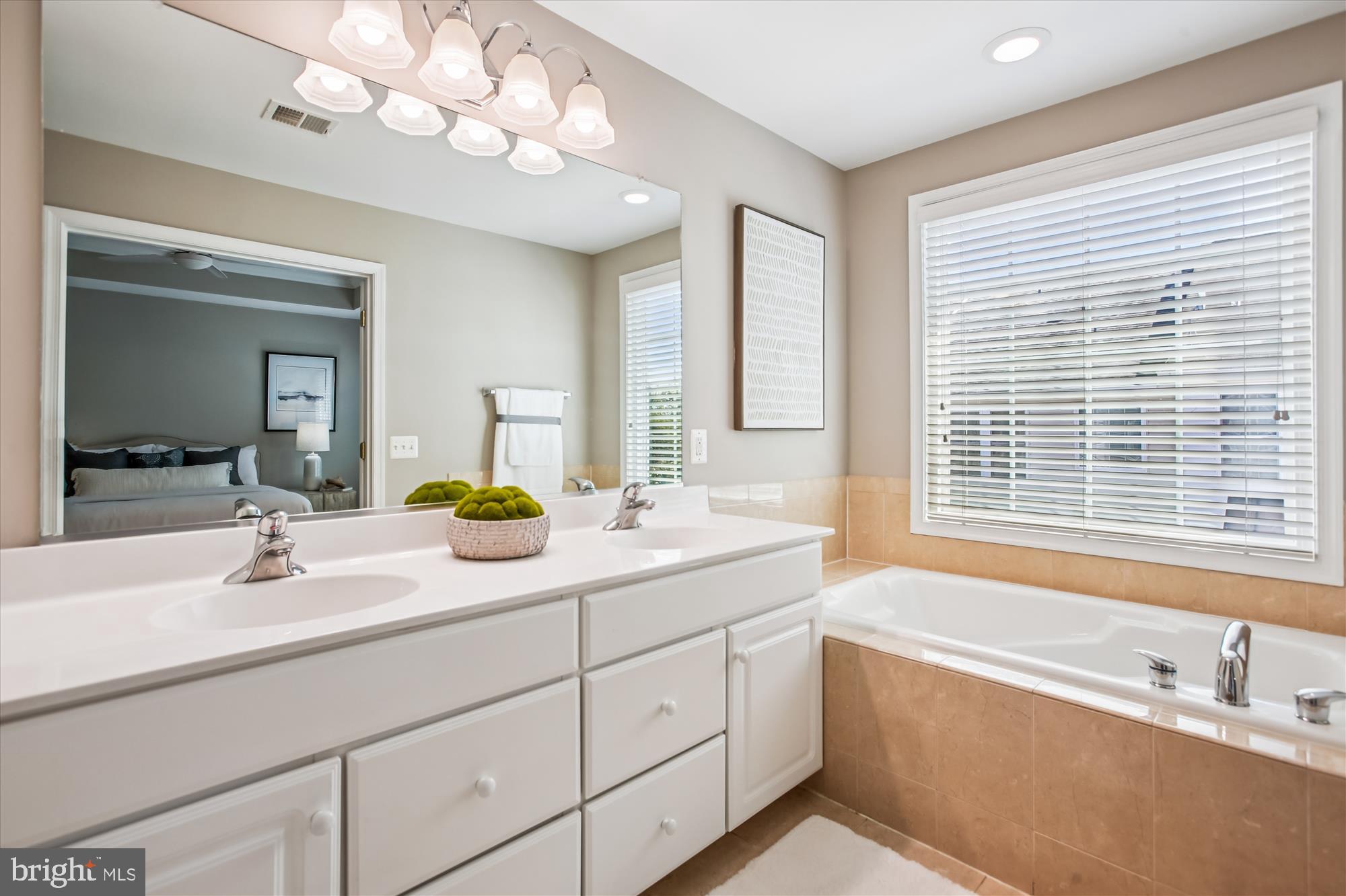 HUNTINGTON METRO - Residential