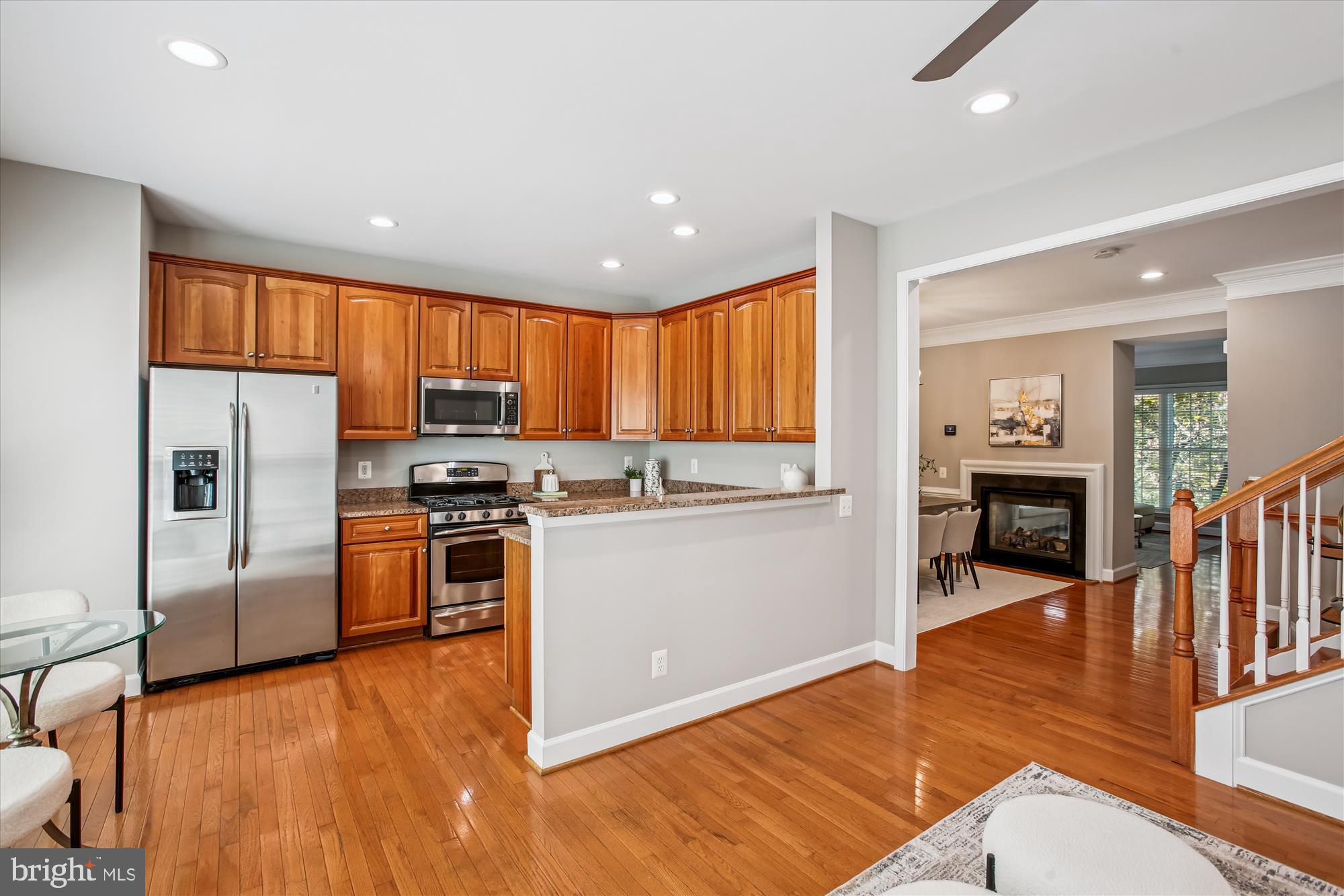 HUNTINGTON METRO - Residential