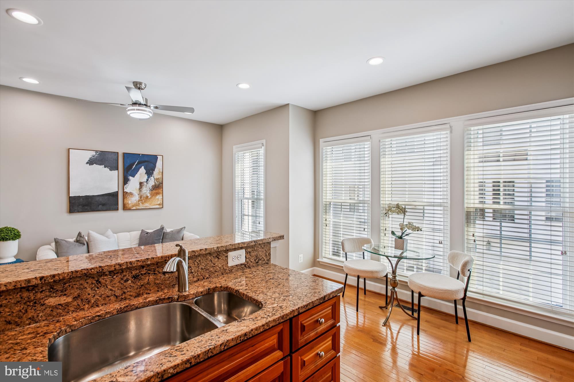 HUNTINGTON METRO - Residential