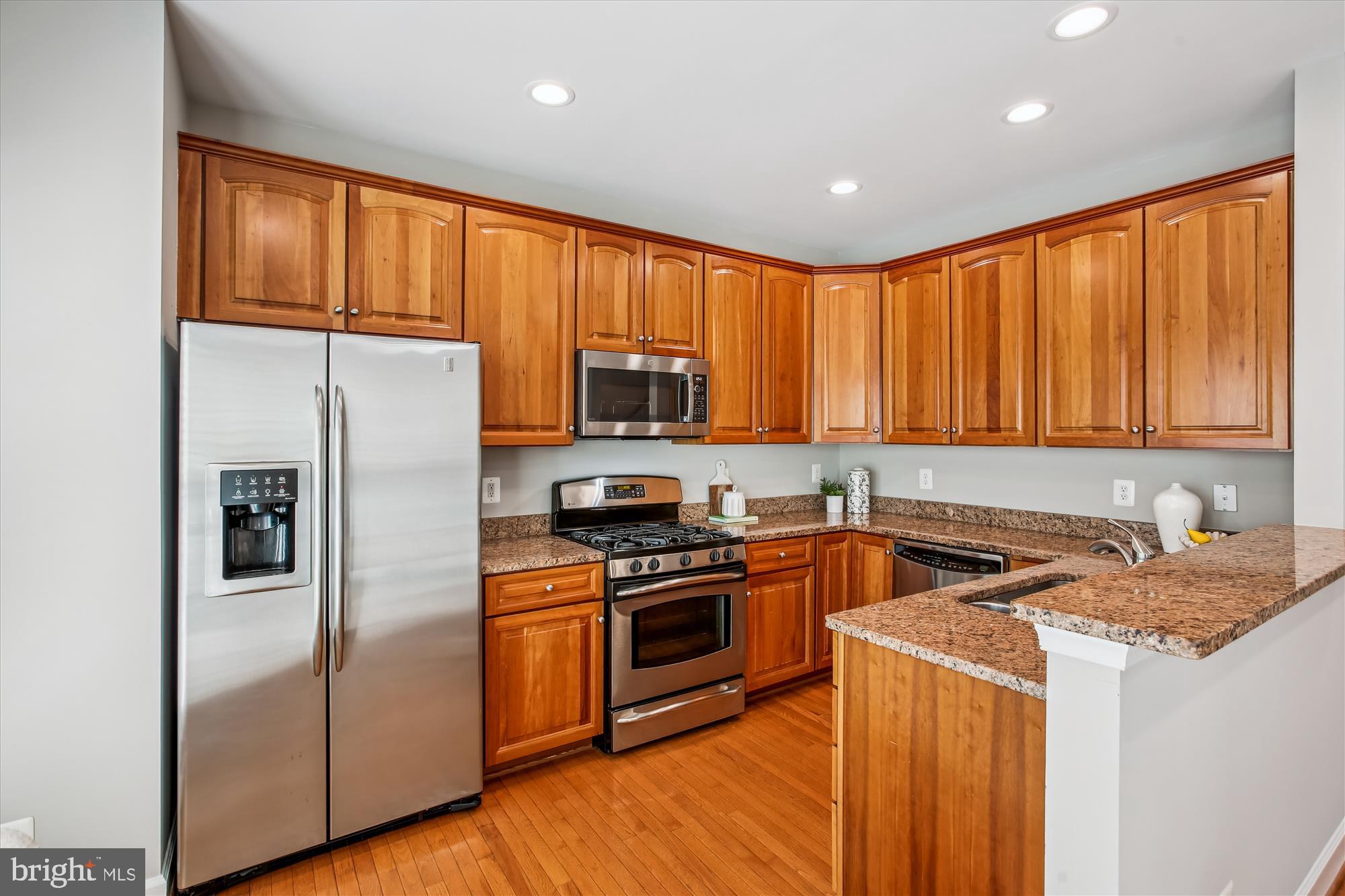 HUNTINGTON METRO - Residential