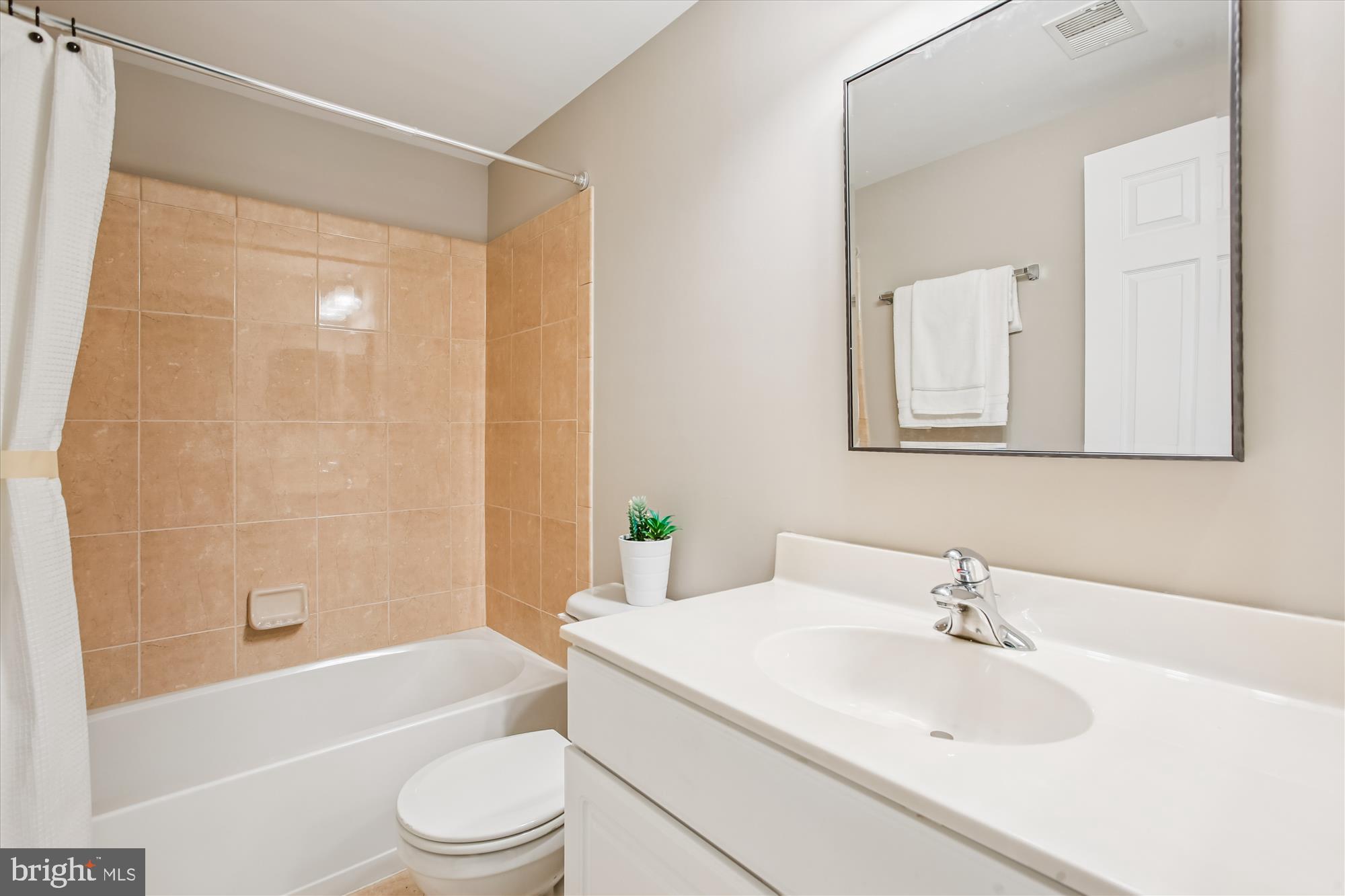 HUNTINGTON METRO - Residential