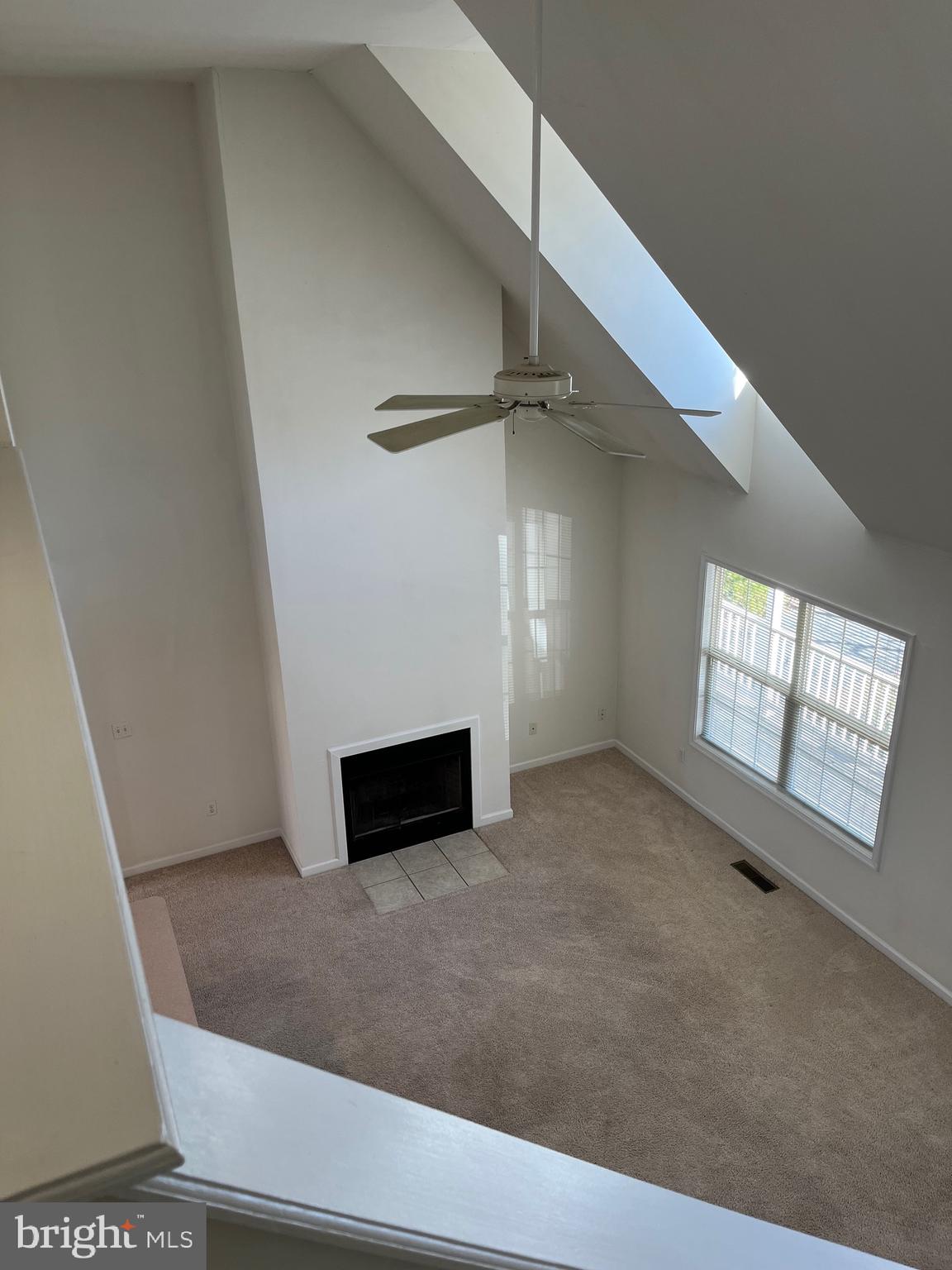 SCHOOLHOUSE COMMONS - Residential Lease