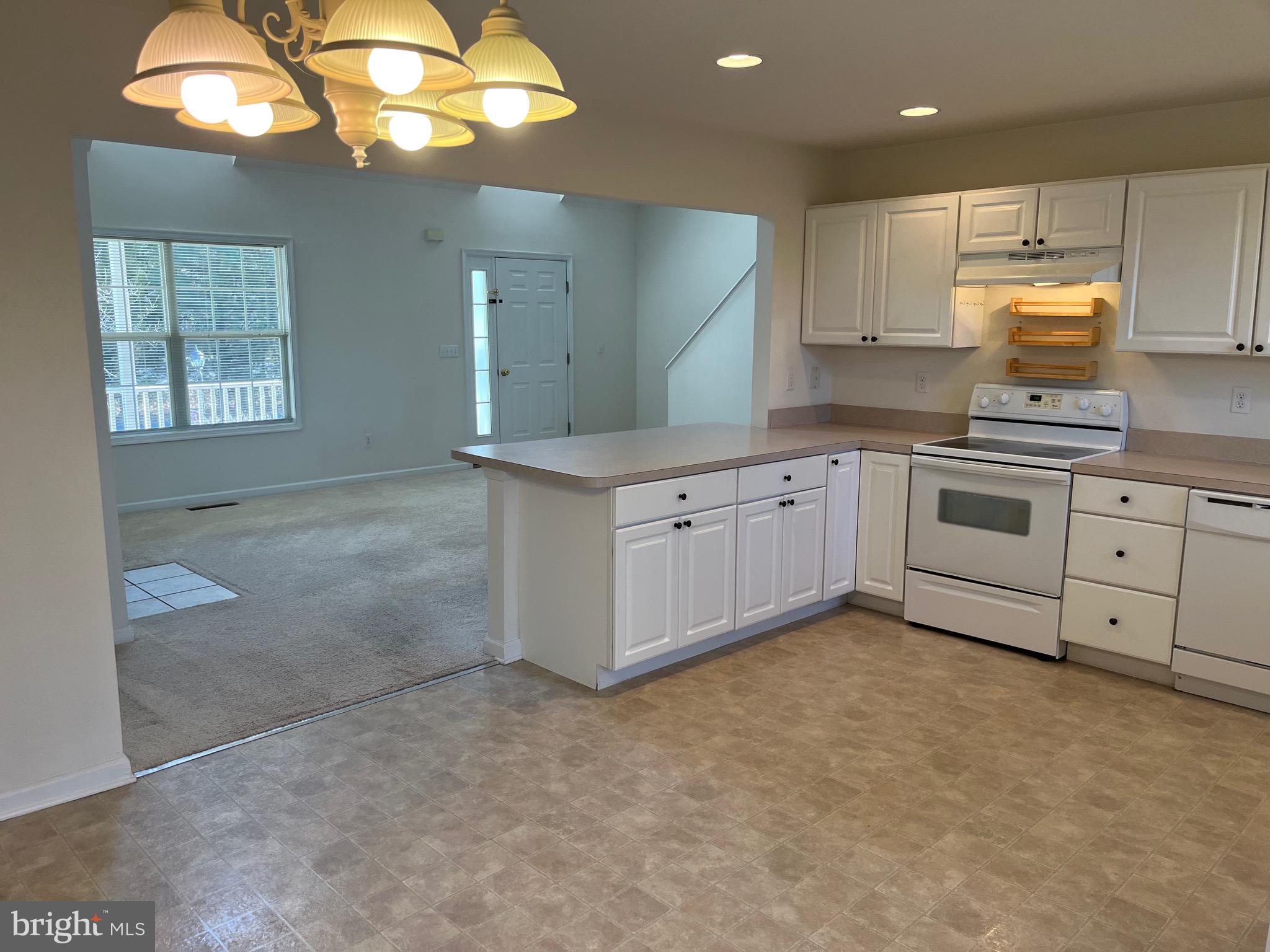 SCHOOLHOUSE COMMONS - Residential Lease