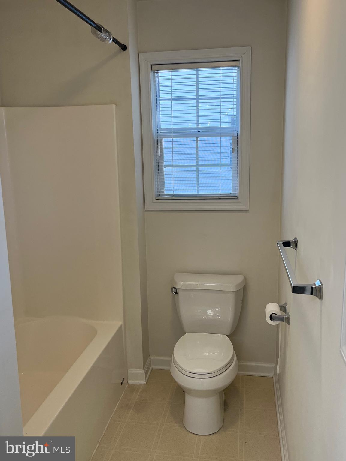 SCHOOLHOUSE COMMONS - Residential Lease