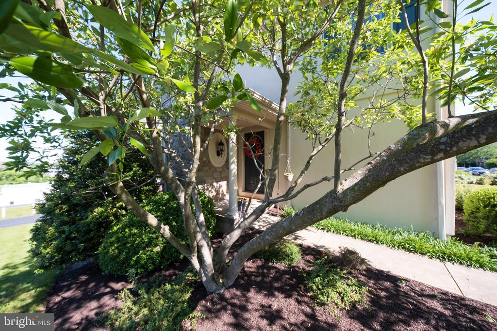 Photo of 636 ROYAL VIEW DR, LANCASTER, PA 17601 (MLS # PALA2035598)