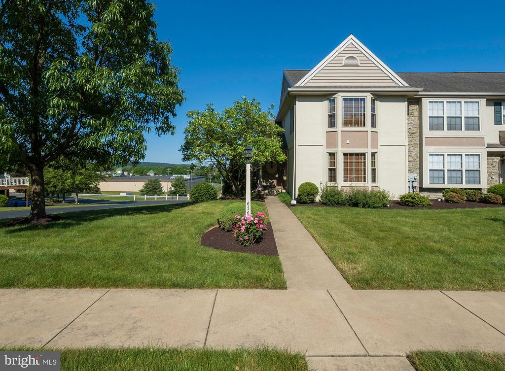 Photo of 636 ROYAL VIEW DR, LANCASTER, PA 17601 (MLS # PALA2035598)