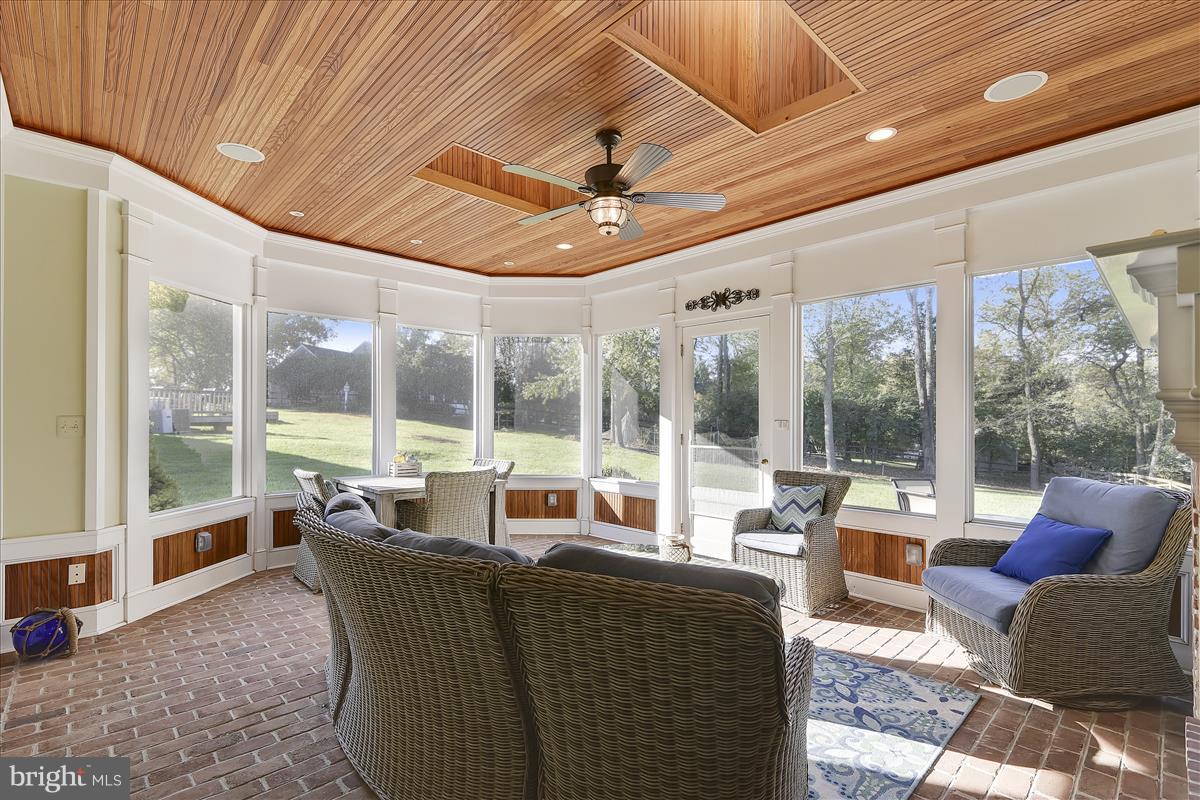 HARVEST KING - Residential Lease