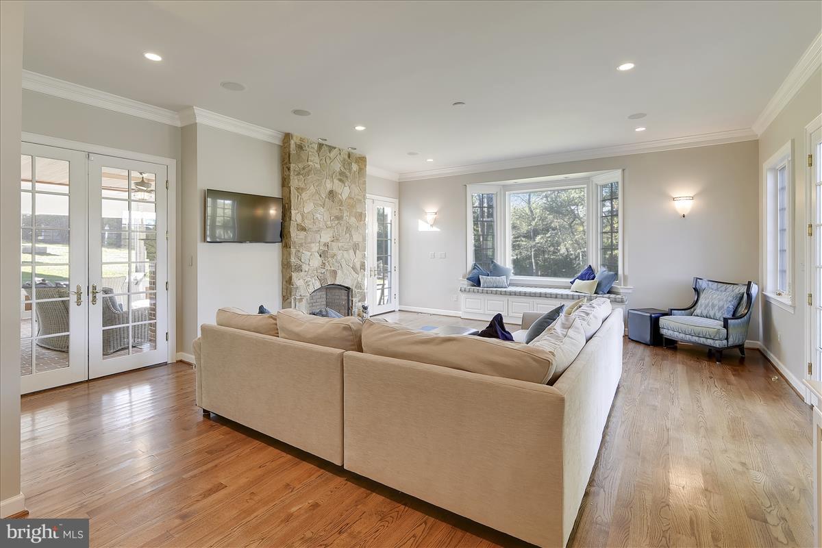 HARVEST KING - Residential Lease