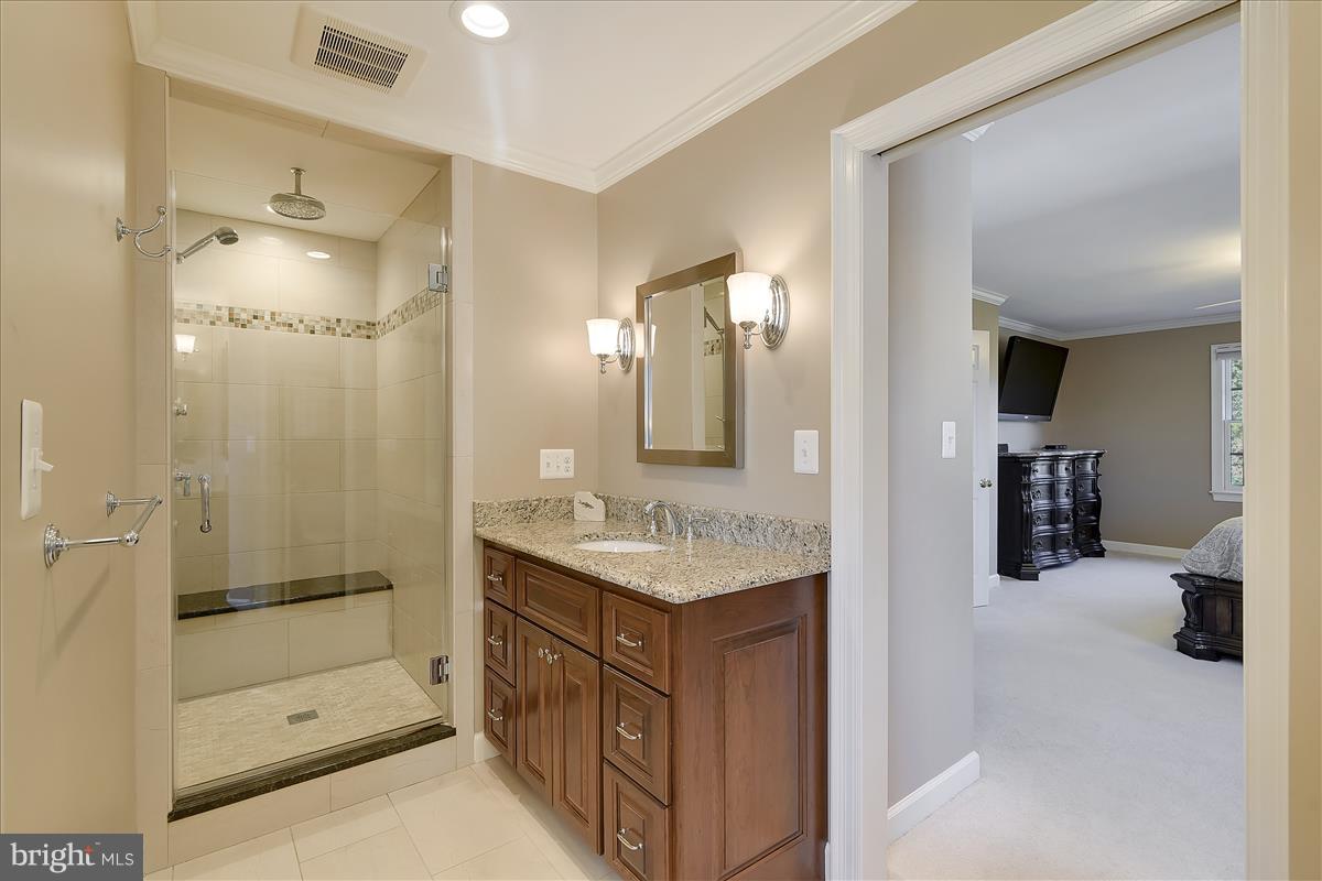 HARVEST KING - Residential Lease