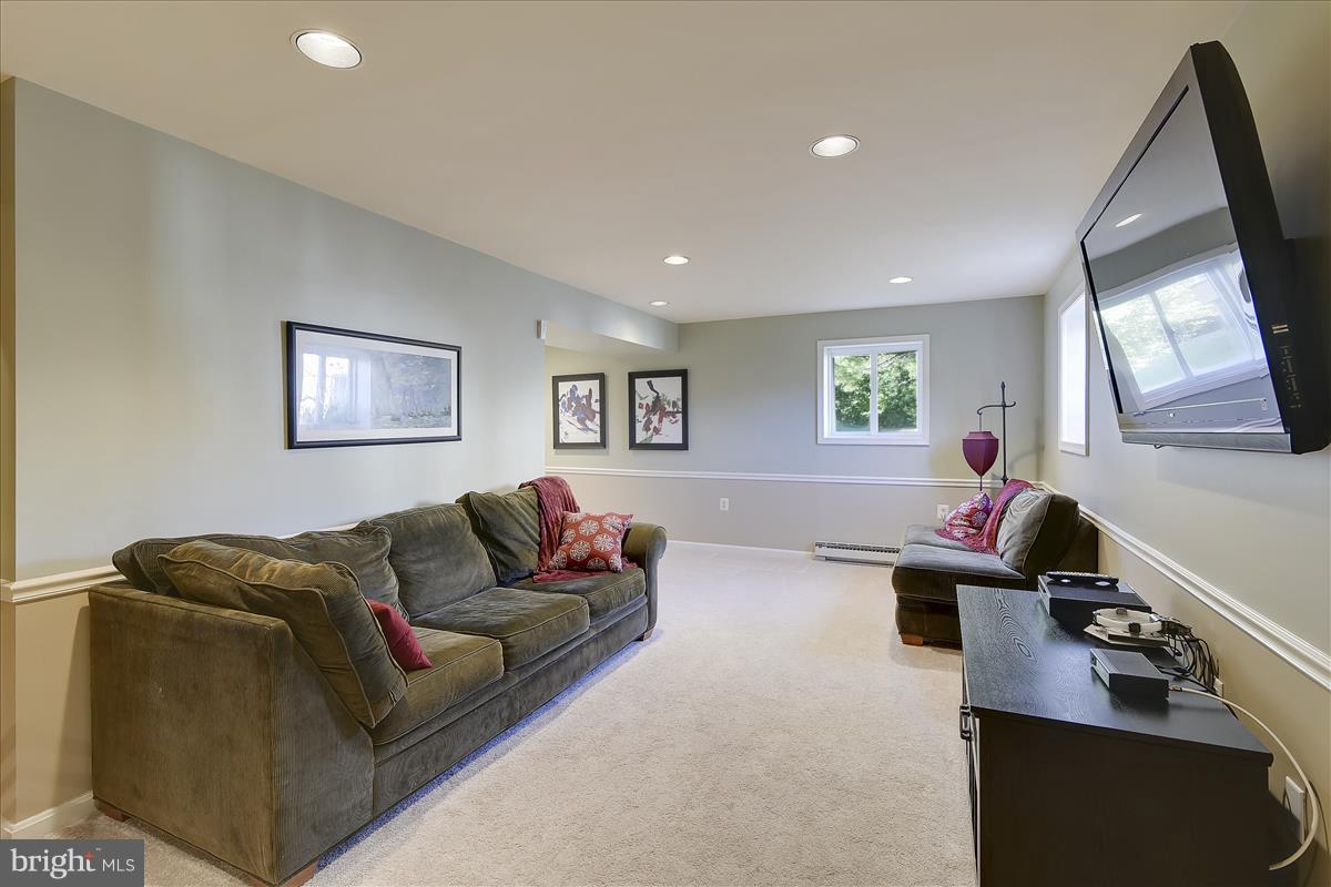 HARVEST KING - Residential Lease