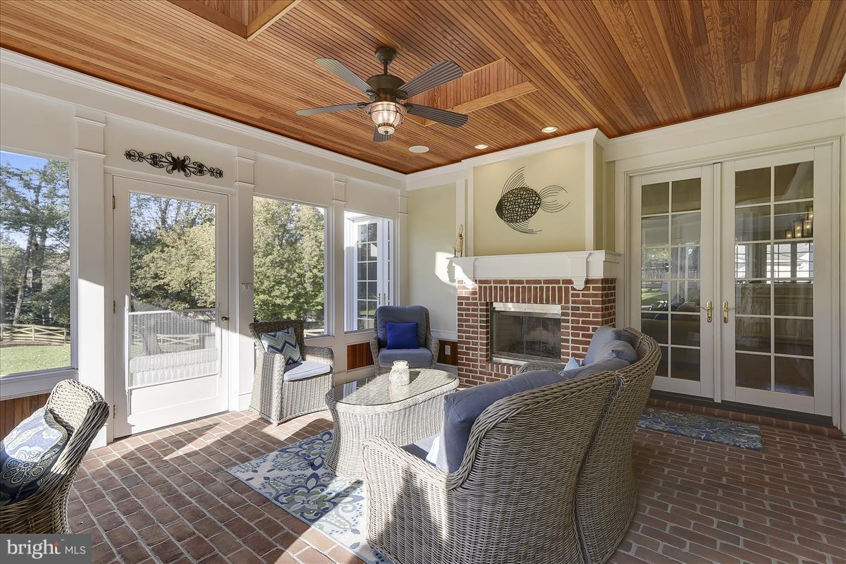 HARVEST KING - Residential Lease