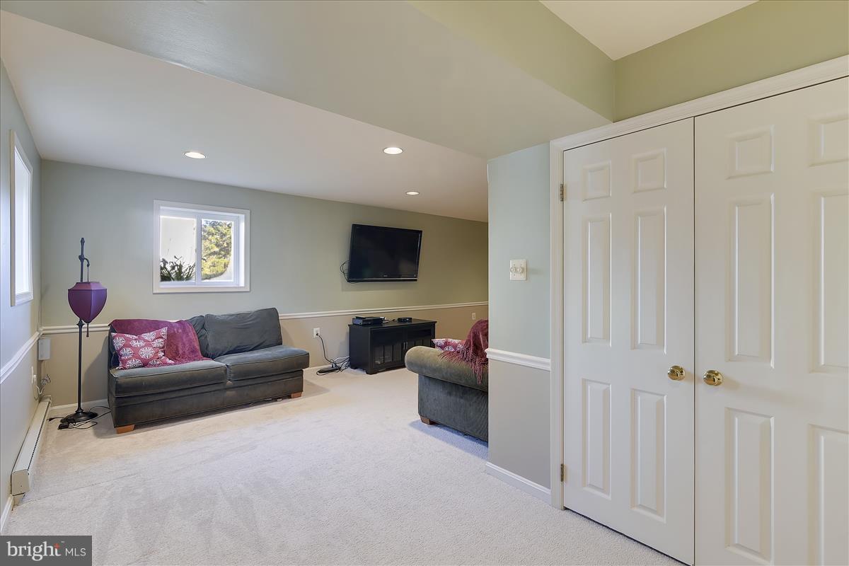 HARVEST KING - Residential Lease