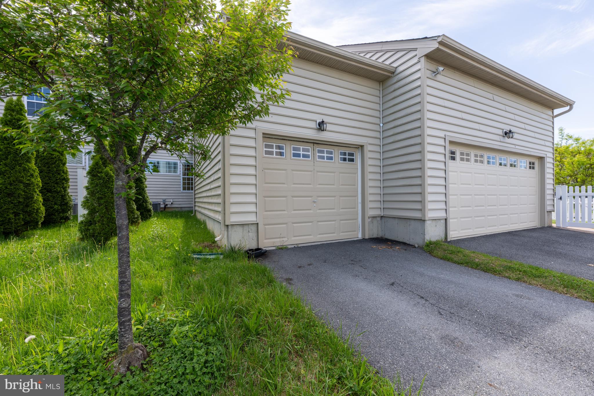 292 N BAYBERRY PARKWAY