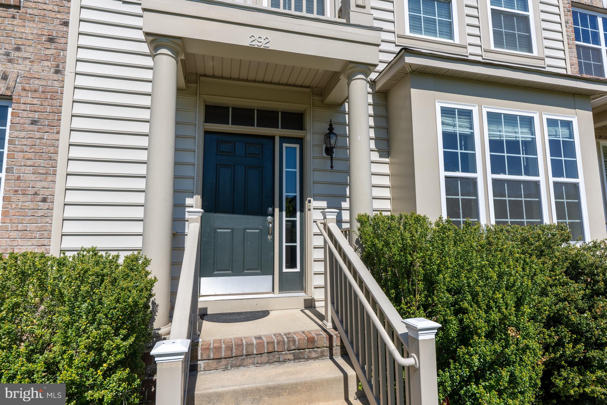 292 N BAYBERRY PARKWAY