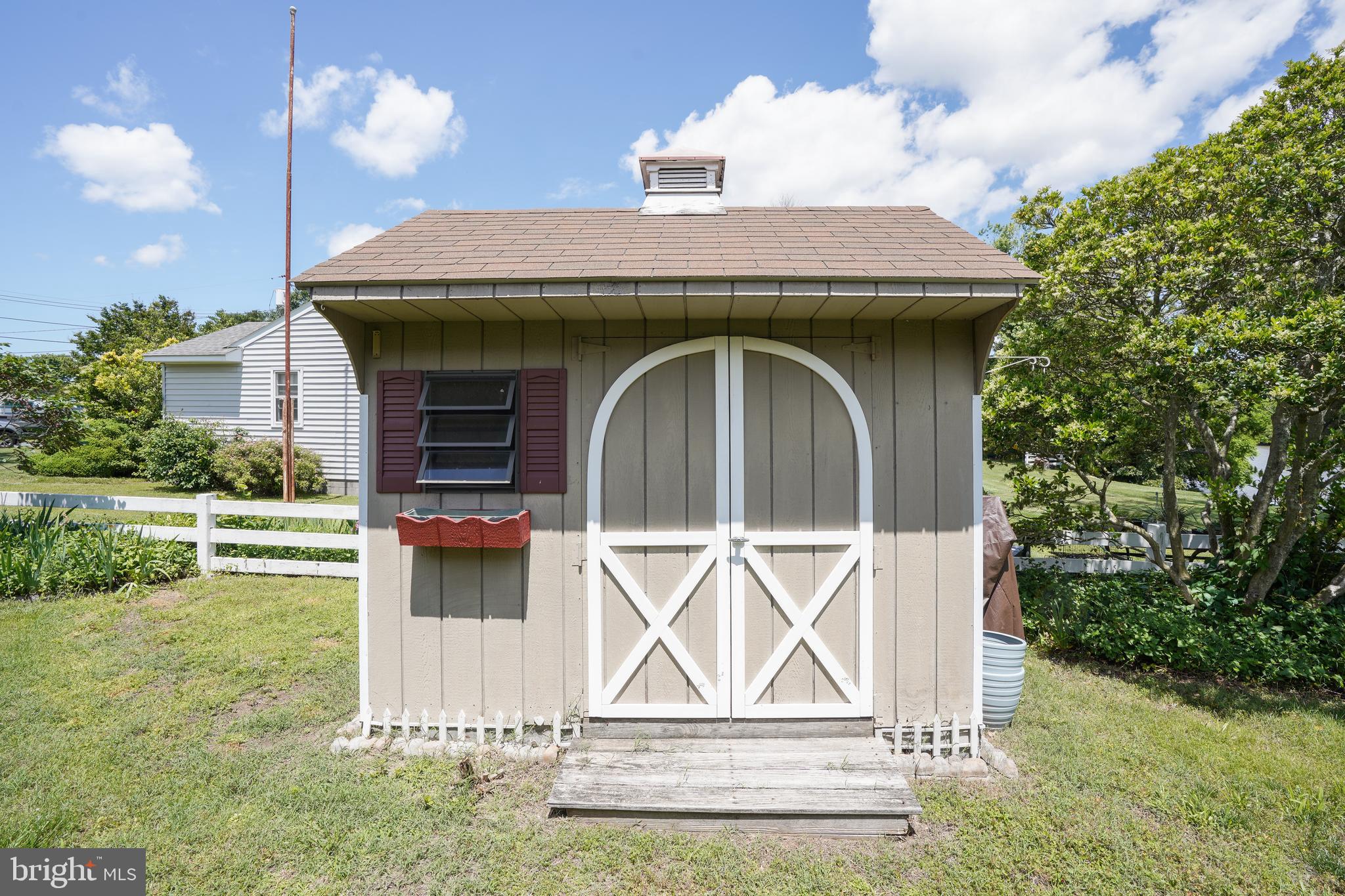 WHITEHALL - Residential