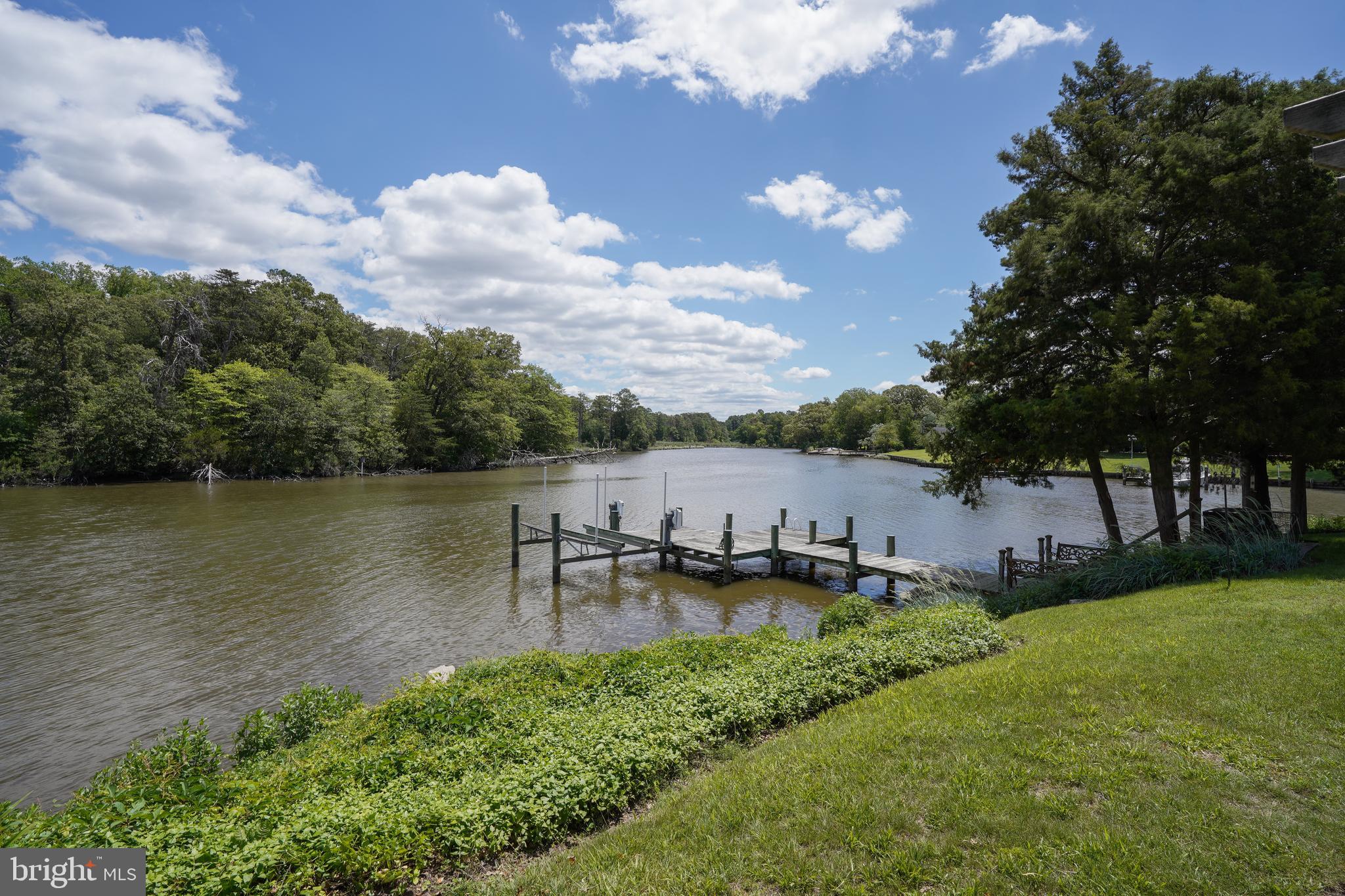 WHITEHALL - Residential