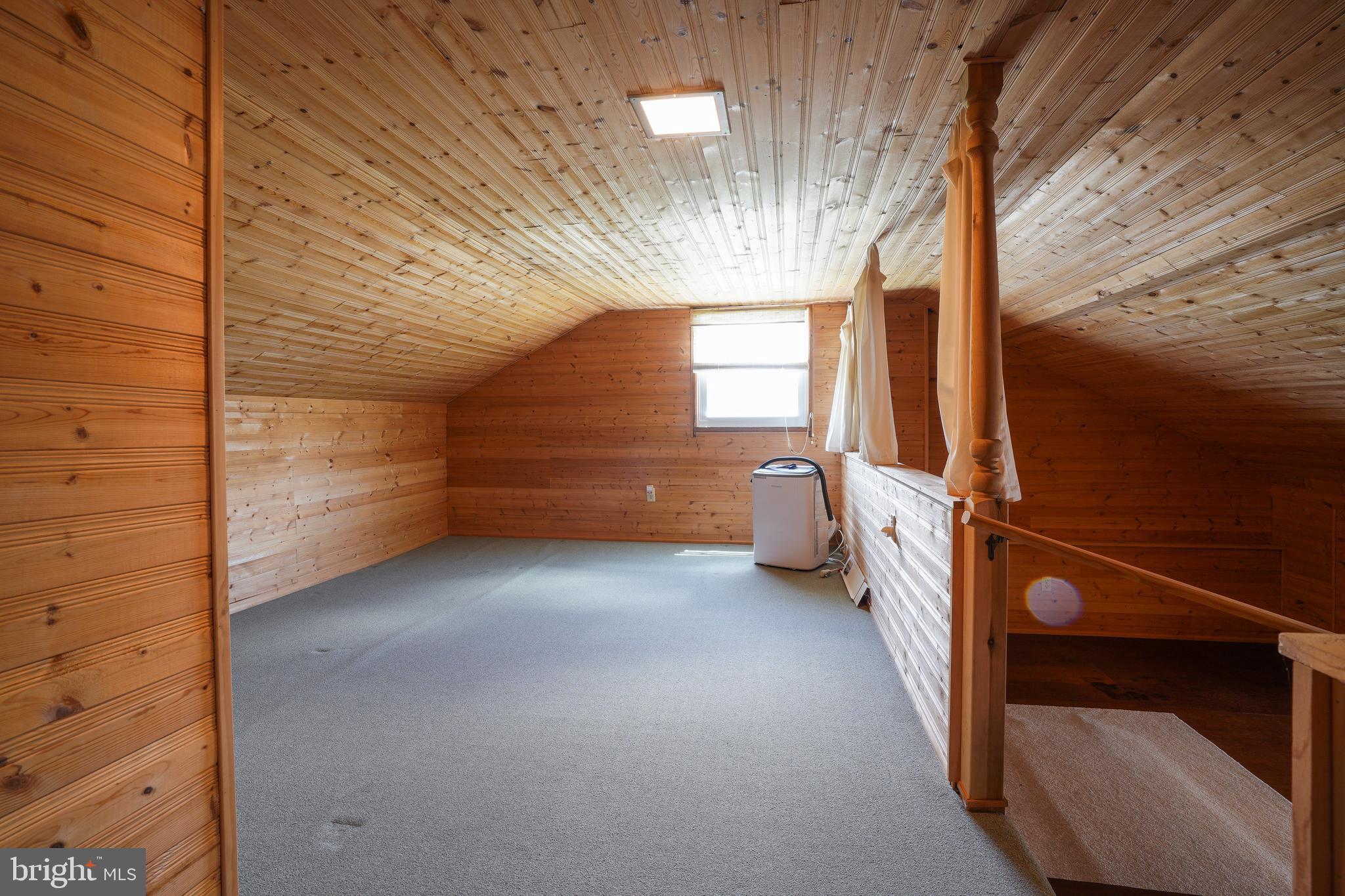 WHITEHALL - Residential