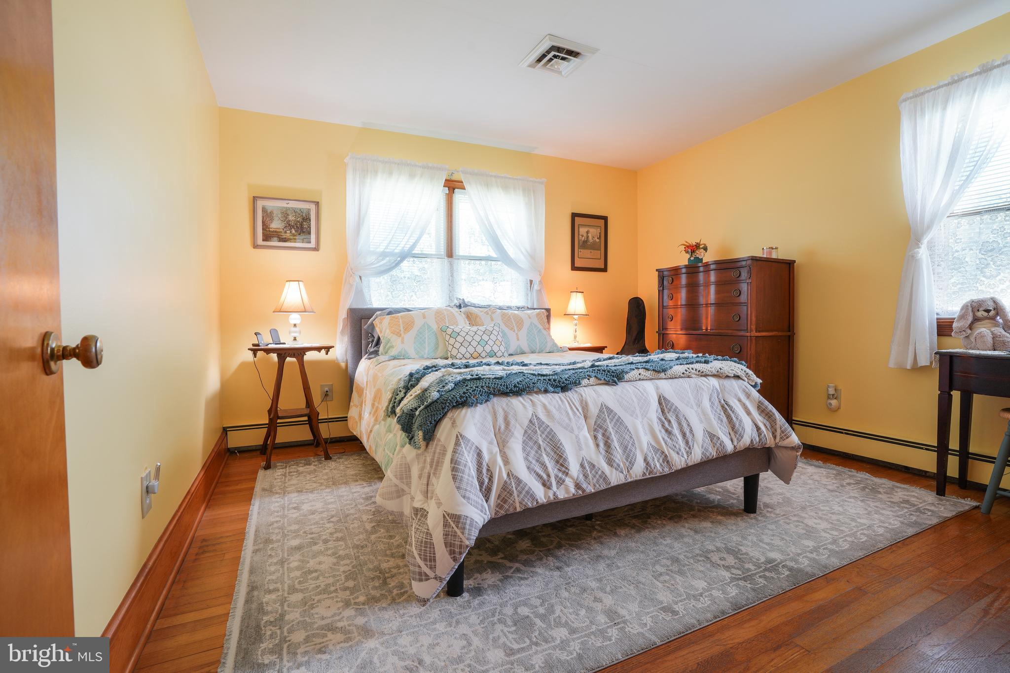 WHITEHALL - Residential