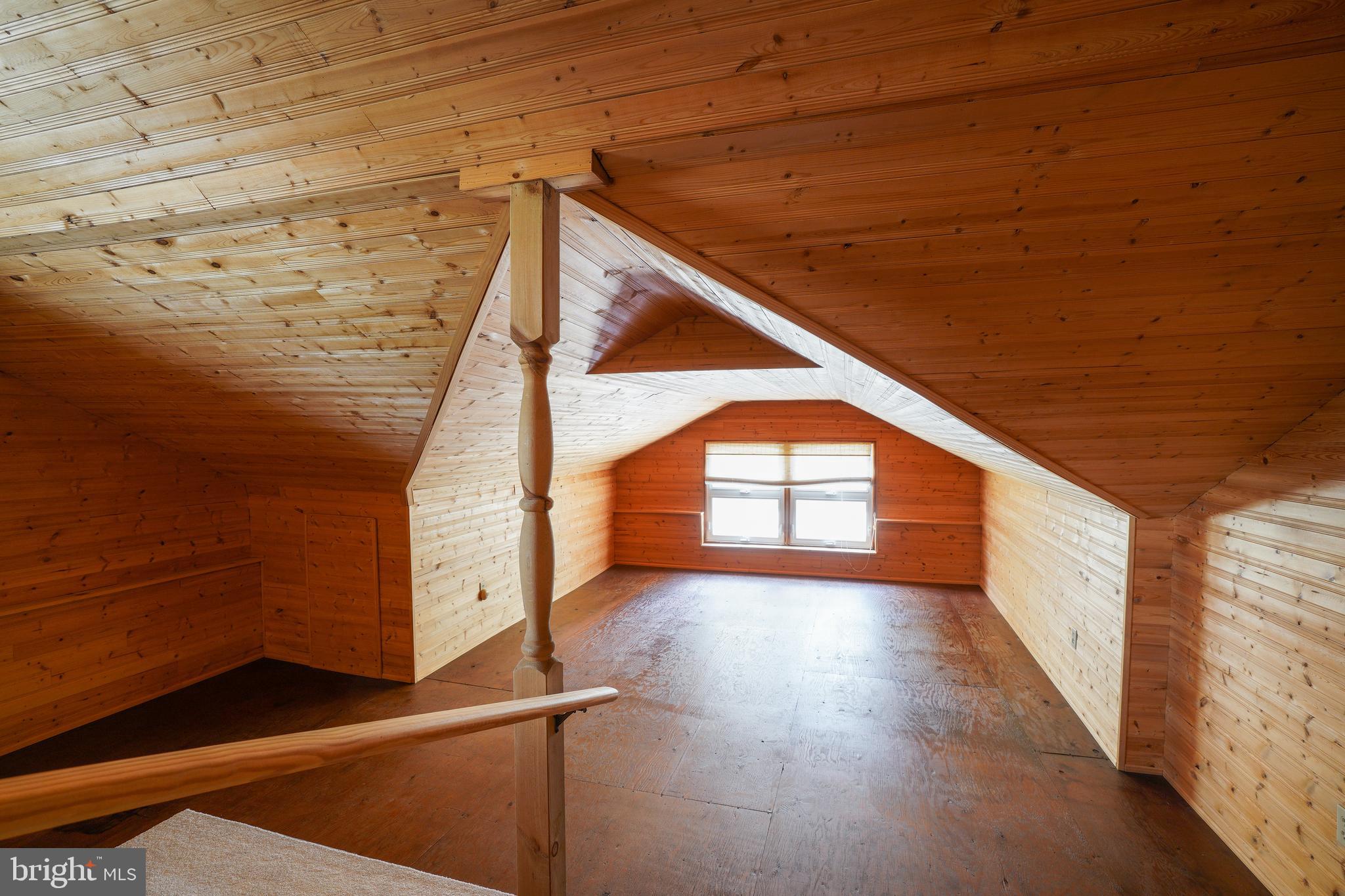 WHITEHALL - Residential