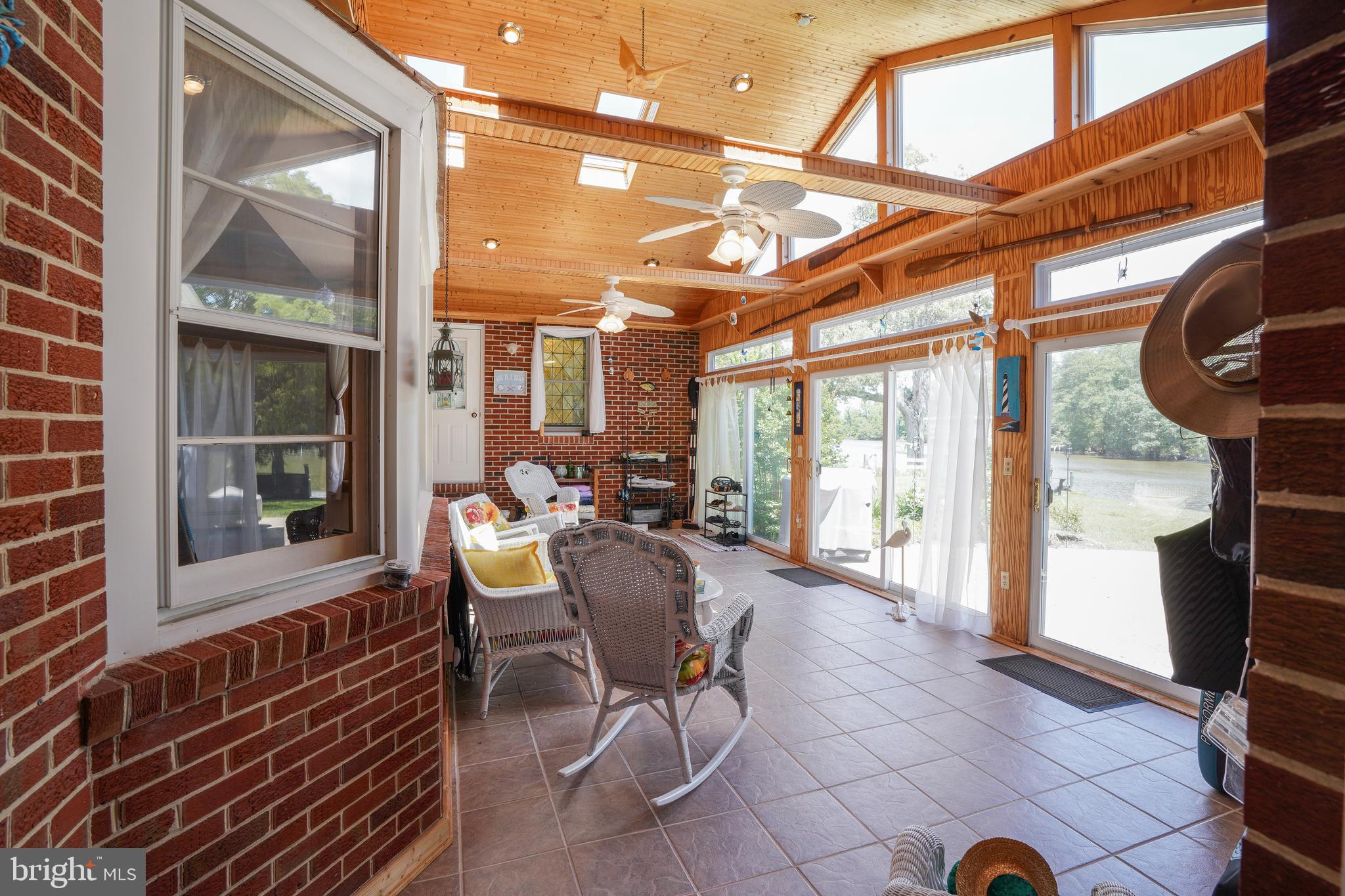 WHITEHALL - Residential