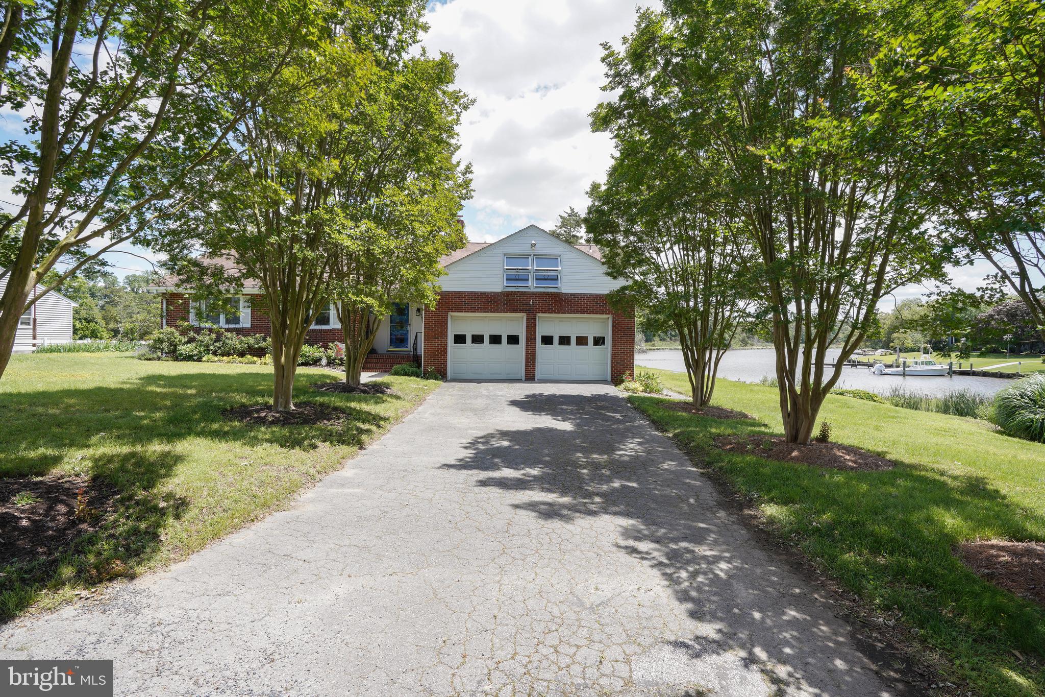 WHITEHALL - Residential