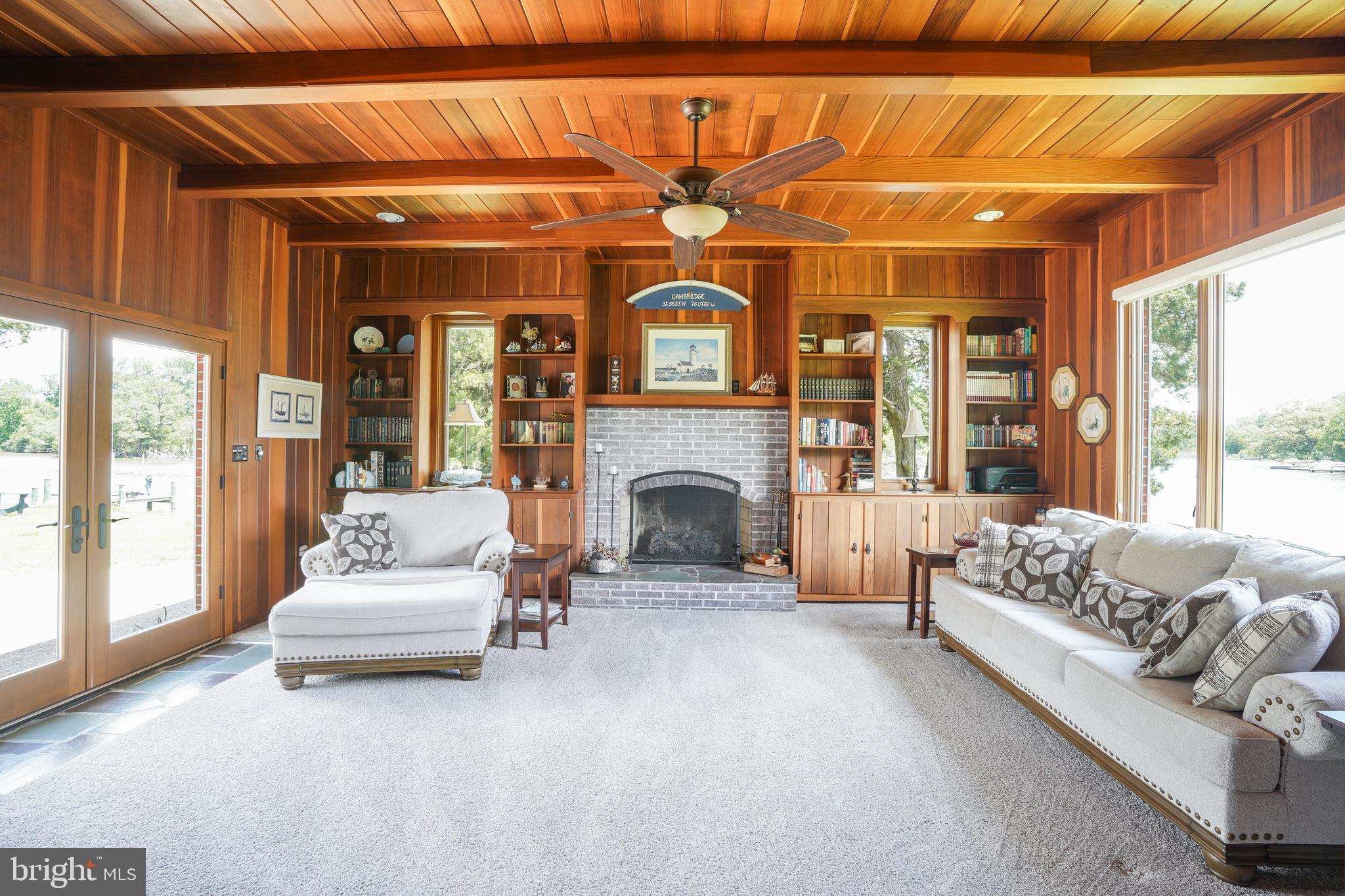 WHITEHALL - Residential