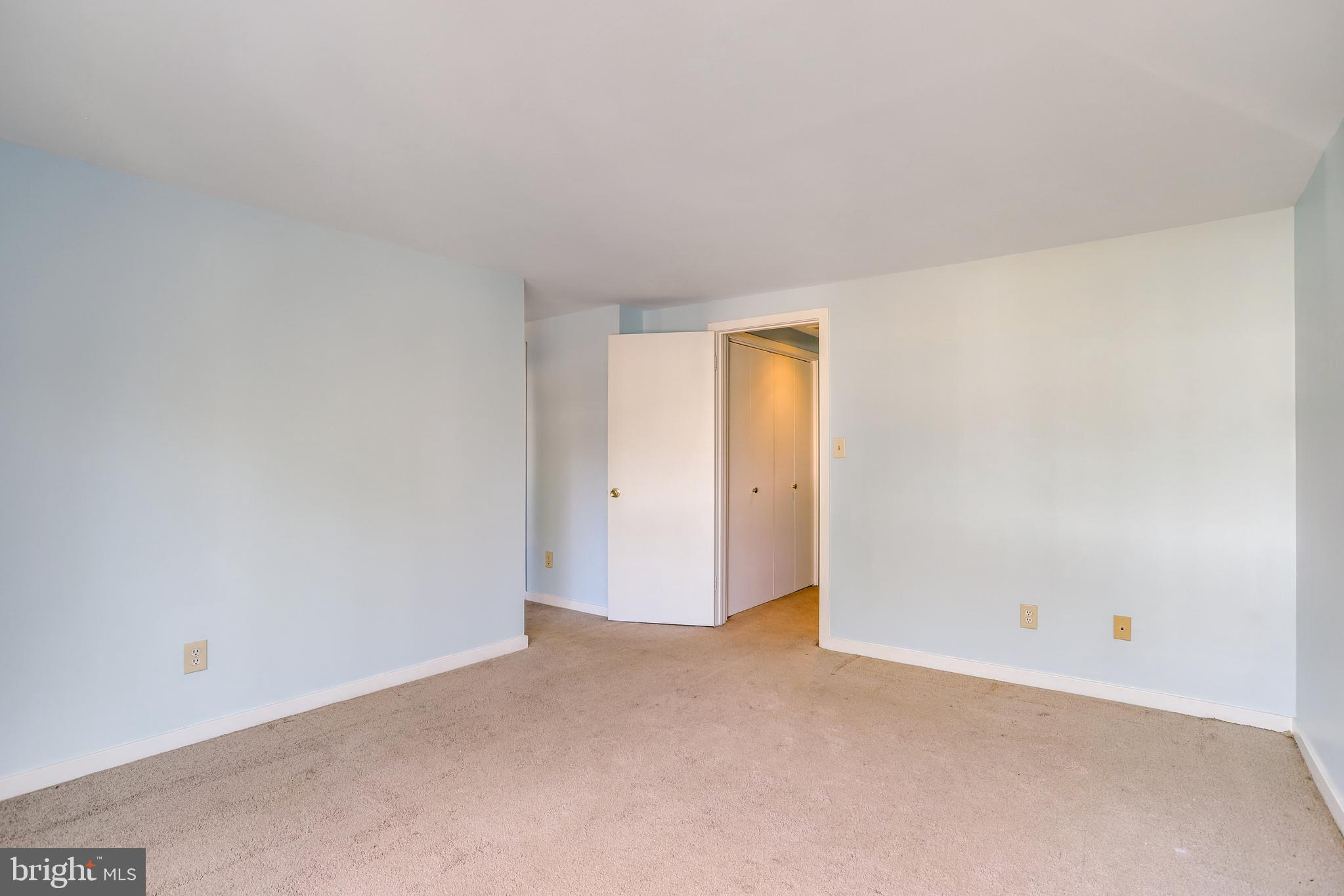 MONTGOMERY VILLAGE - Residential Lease