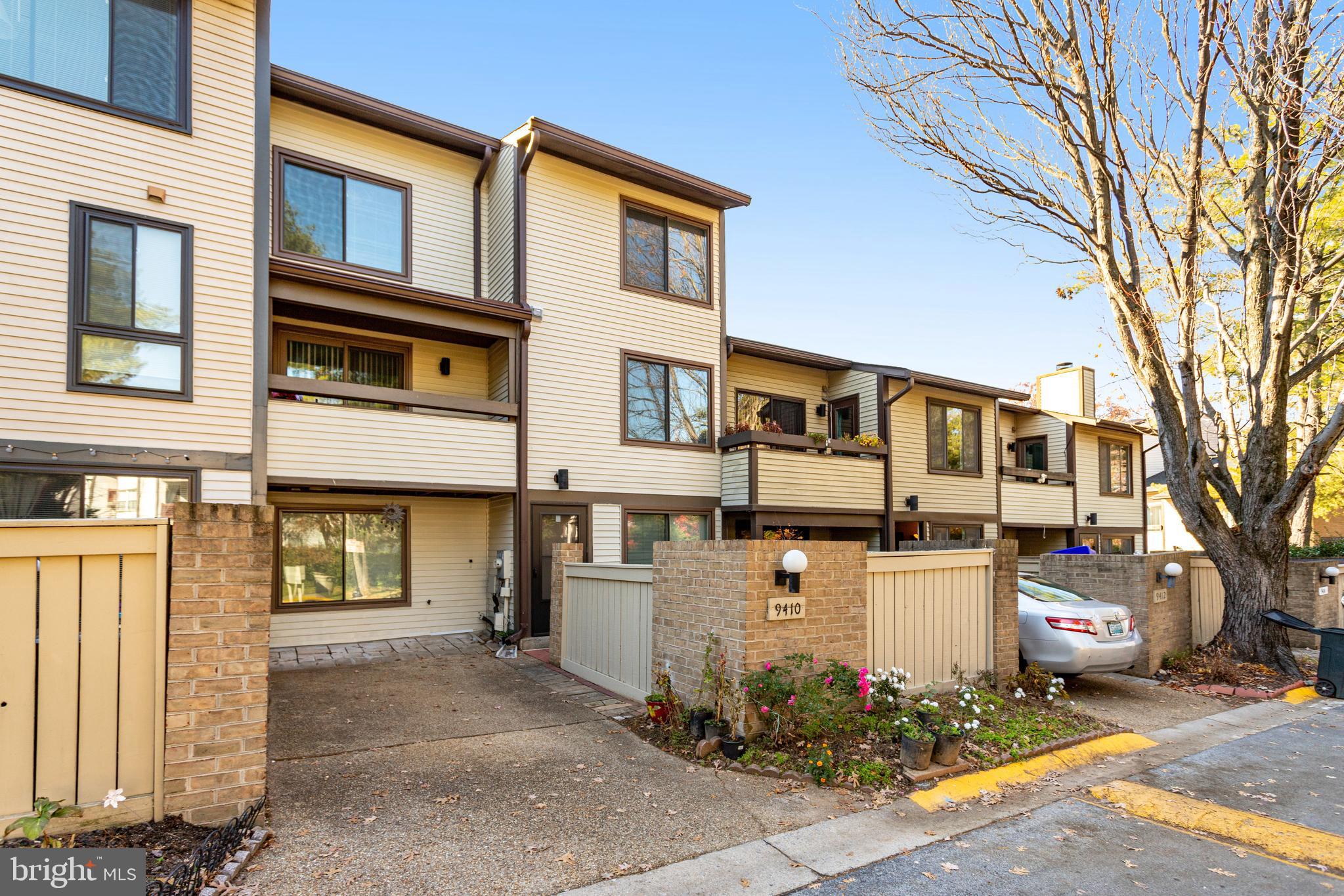 MONTGOMERY VILLAGE - Residential Lease