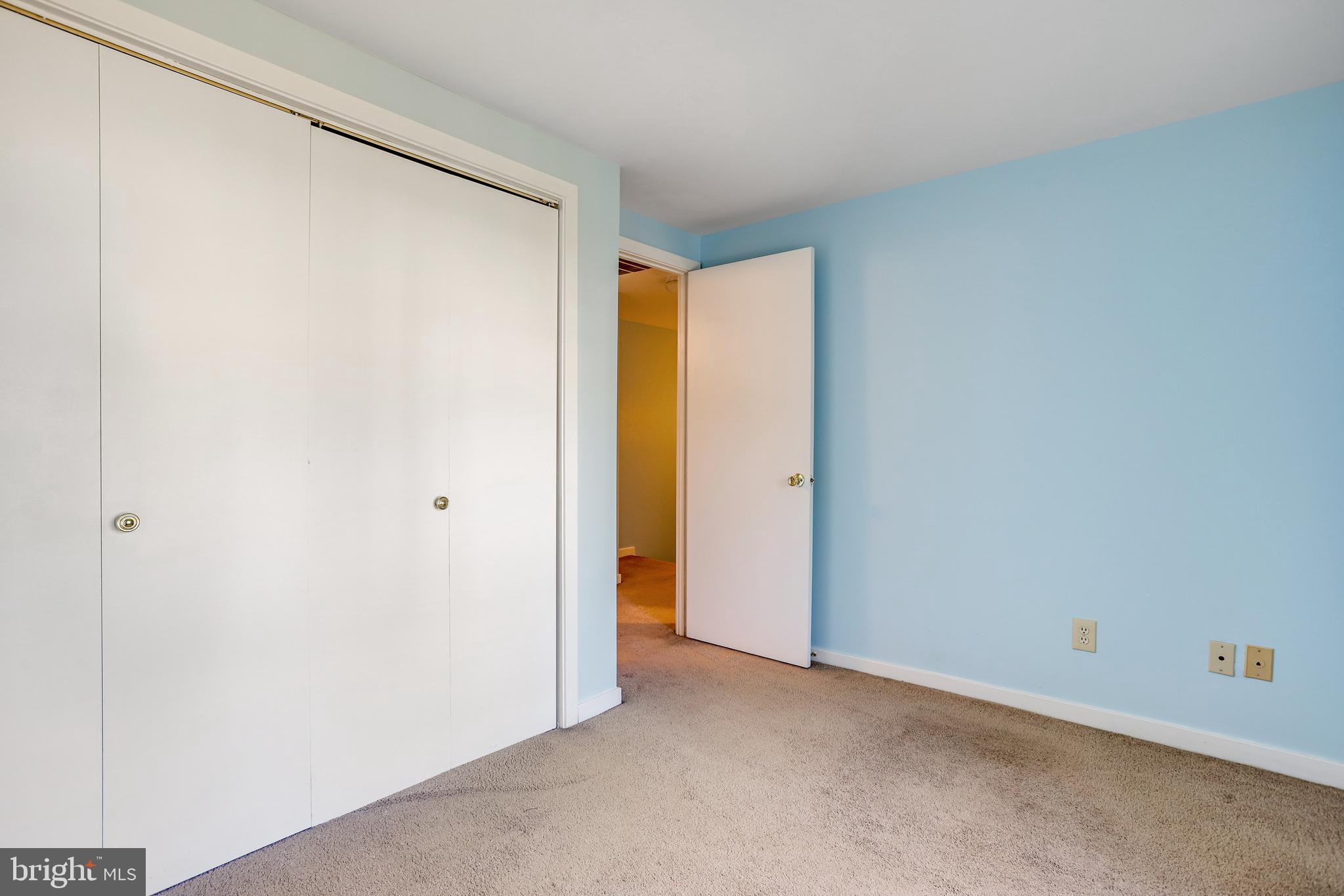 MONTGOMERY VILLAGE - Residential Lease