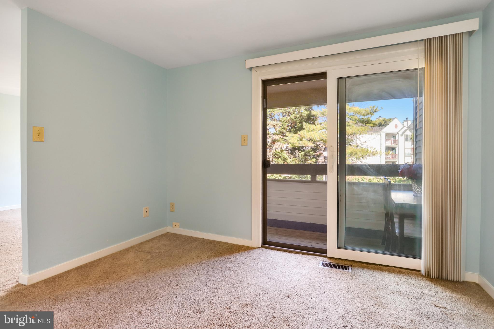 MONTGOMERY VILLAGE - Residential Lease