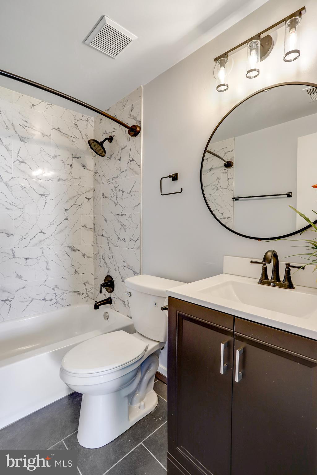 MONTGOMERY VILLAGE - Residential Lease