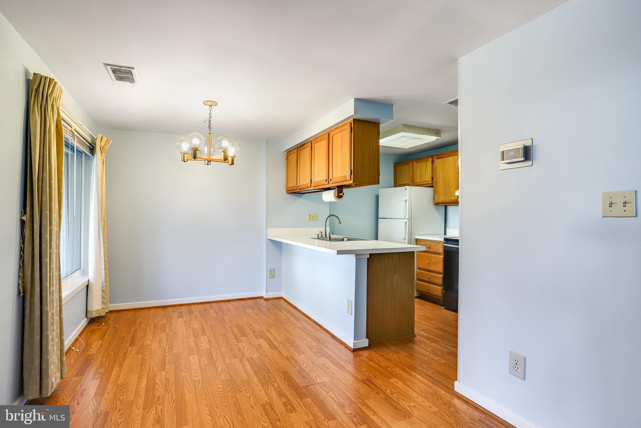 MONTGOMERY VILLAGE - Residential Lease