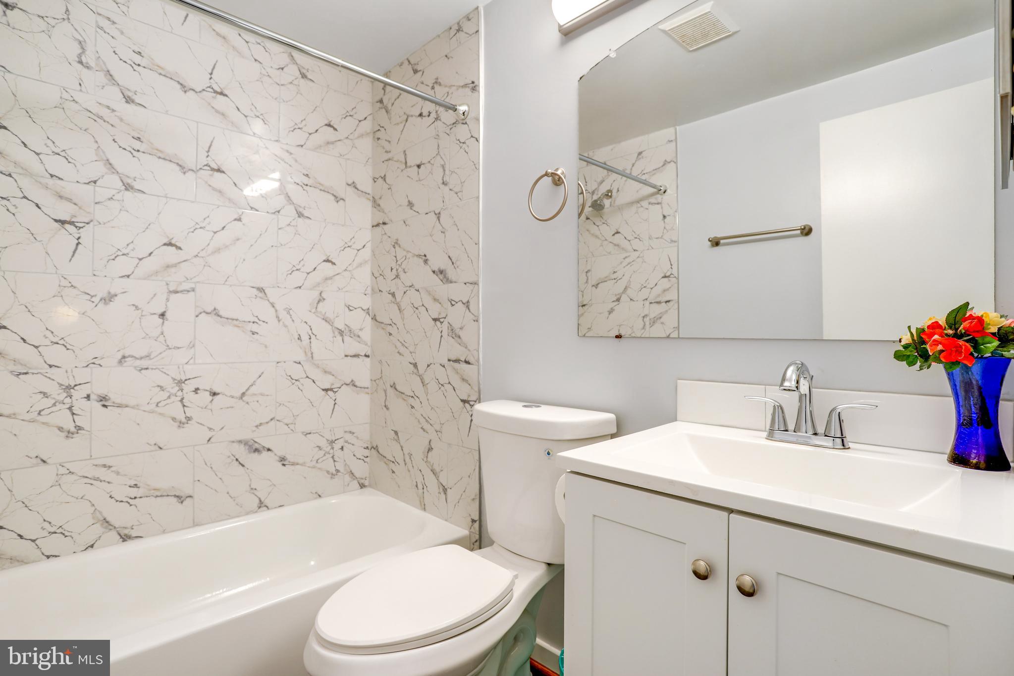 MONTGOMERY VILLAGE - Residential Lease