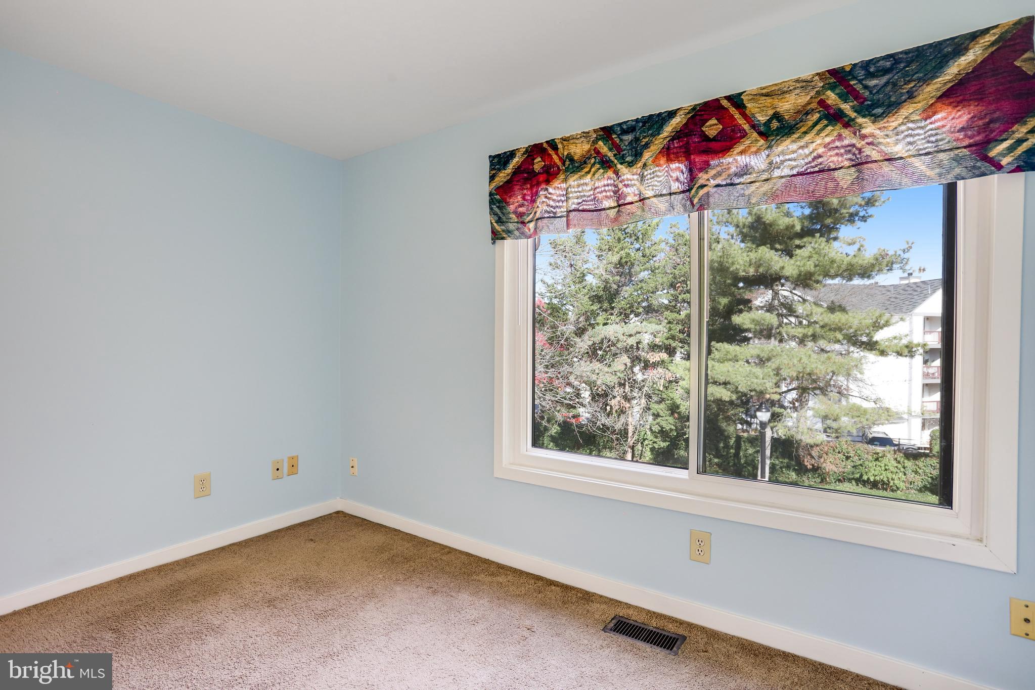 MONTGOMERY VILLAGE - Residential Lease