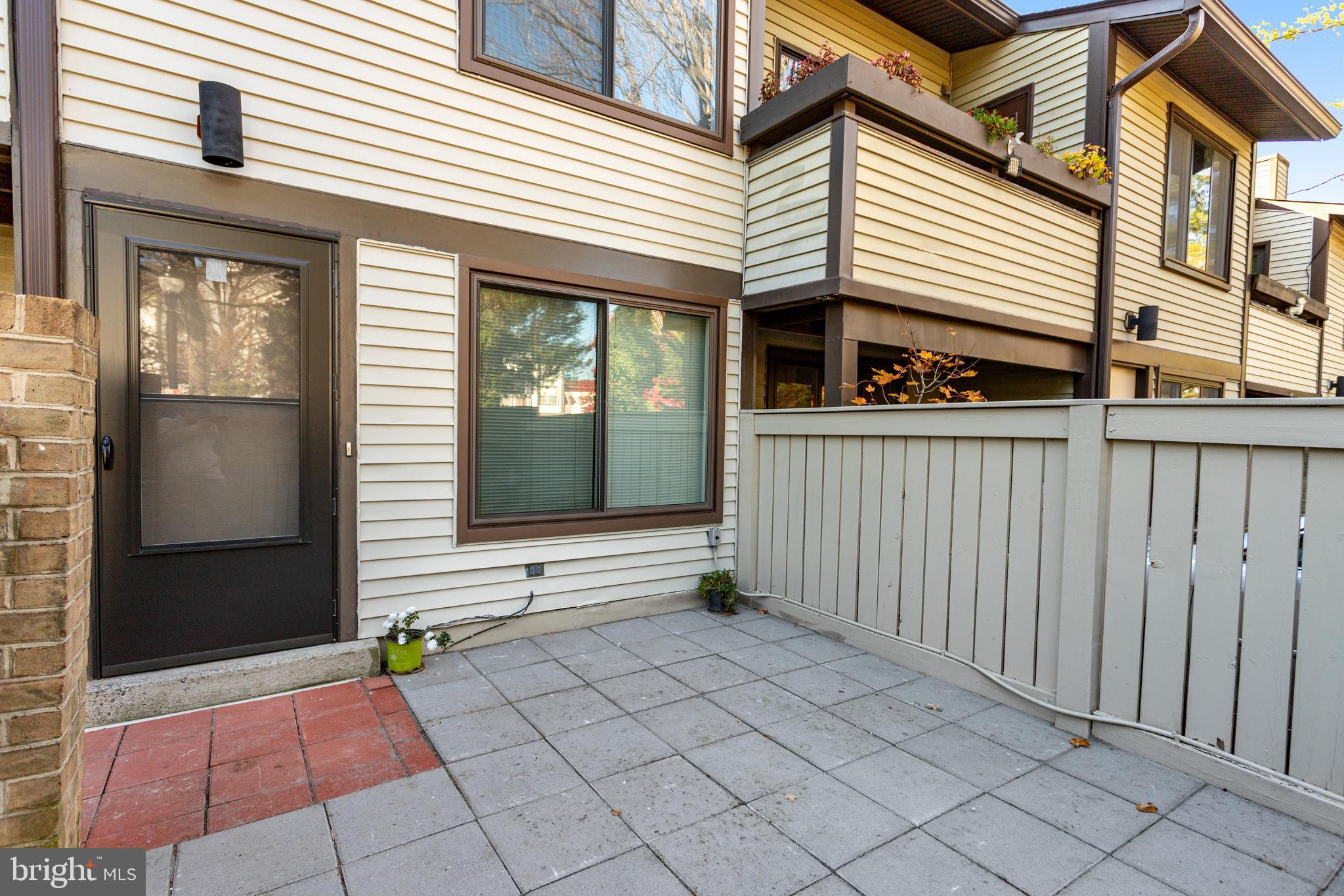 MONTGOMERY VILLAGE - Residential Lease