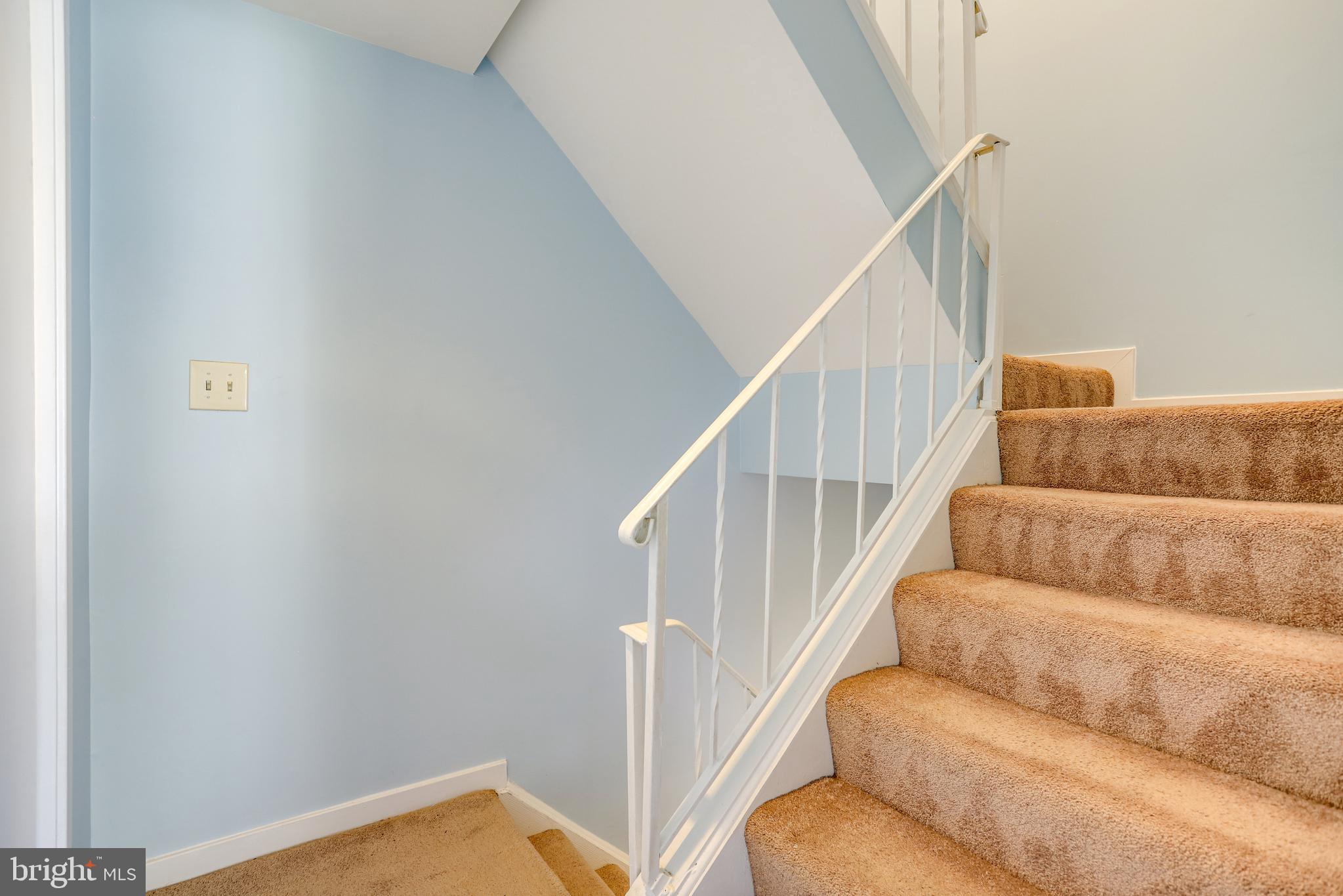 MONTGOMERY VILLAGE - Residential Lease